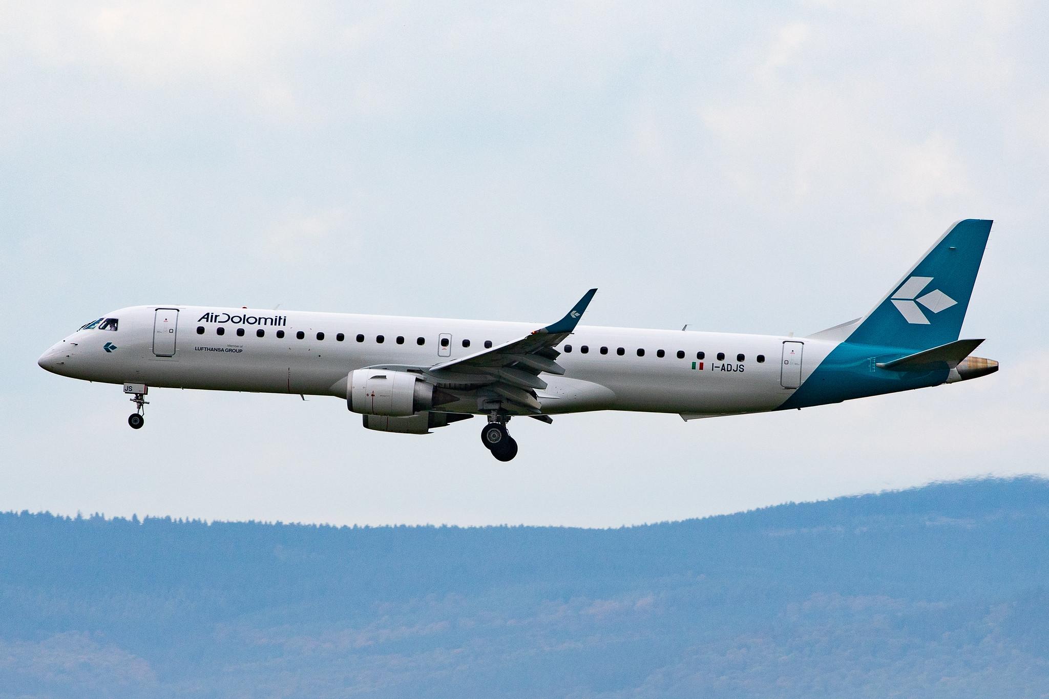 Frankfurt Airport: Air Dolomiti (EN / DLA) |  Embraer ERJ-195LR E195 | I-ADJS | MSN 19000597