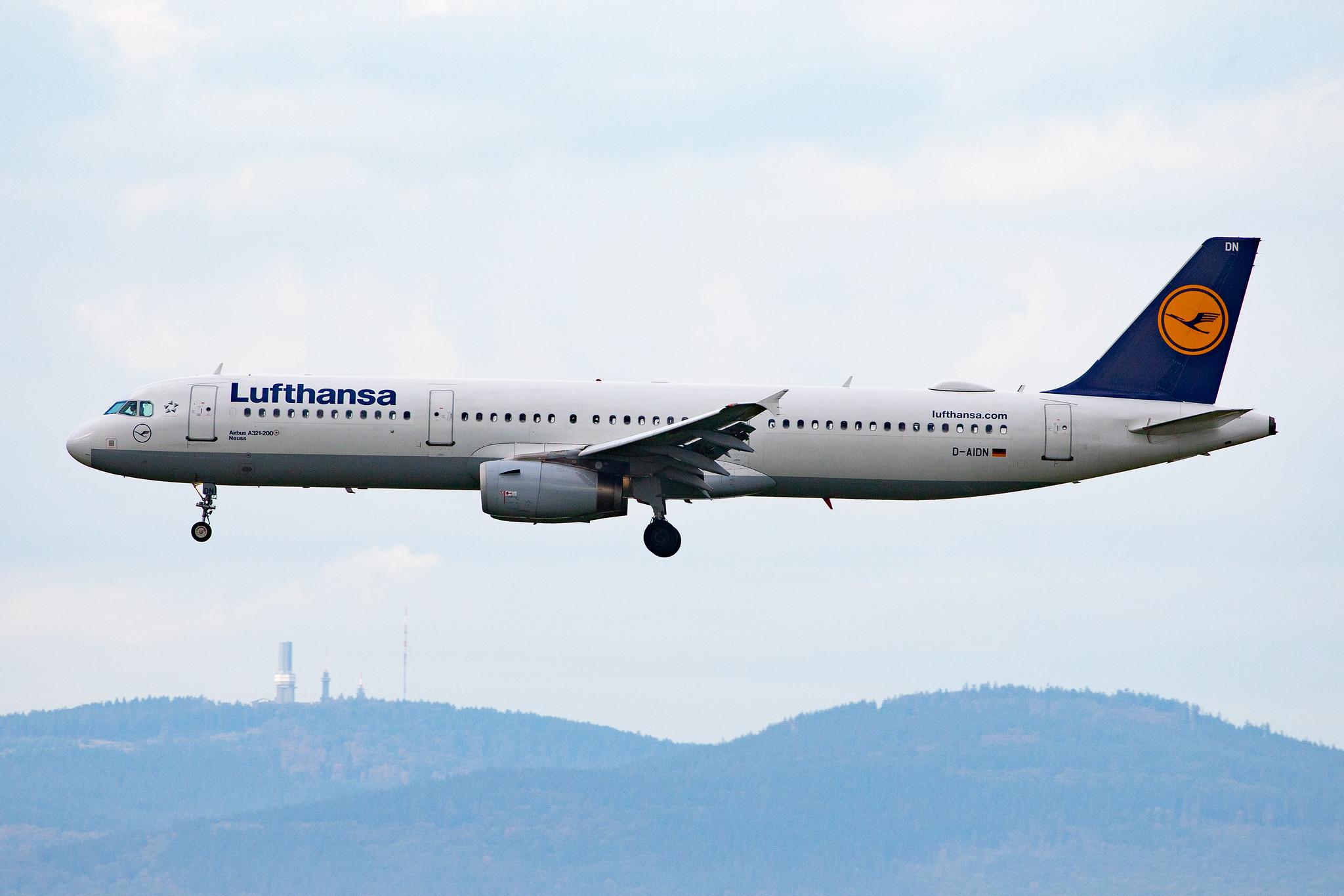 Frankfurt Airport: Lufthansa (LH / DLH) |  Airbus A321-231 A321 | D-AIDN | MSN 4976