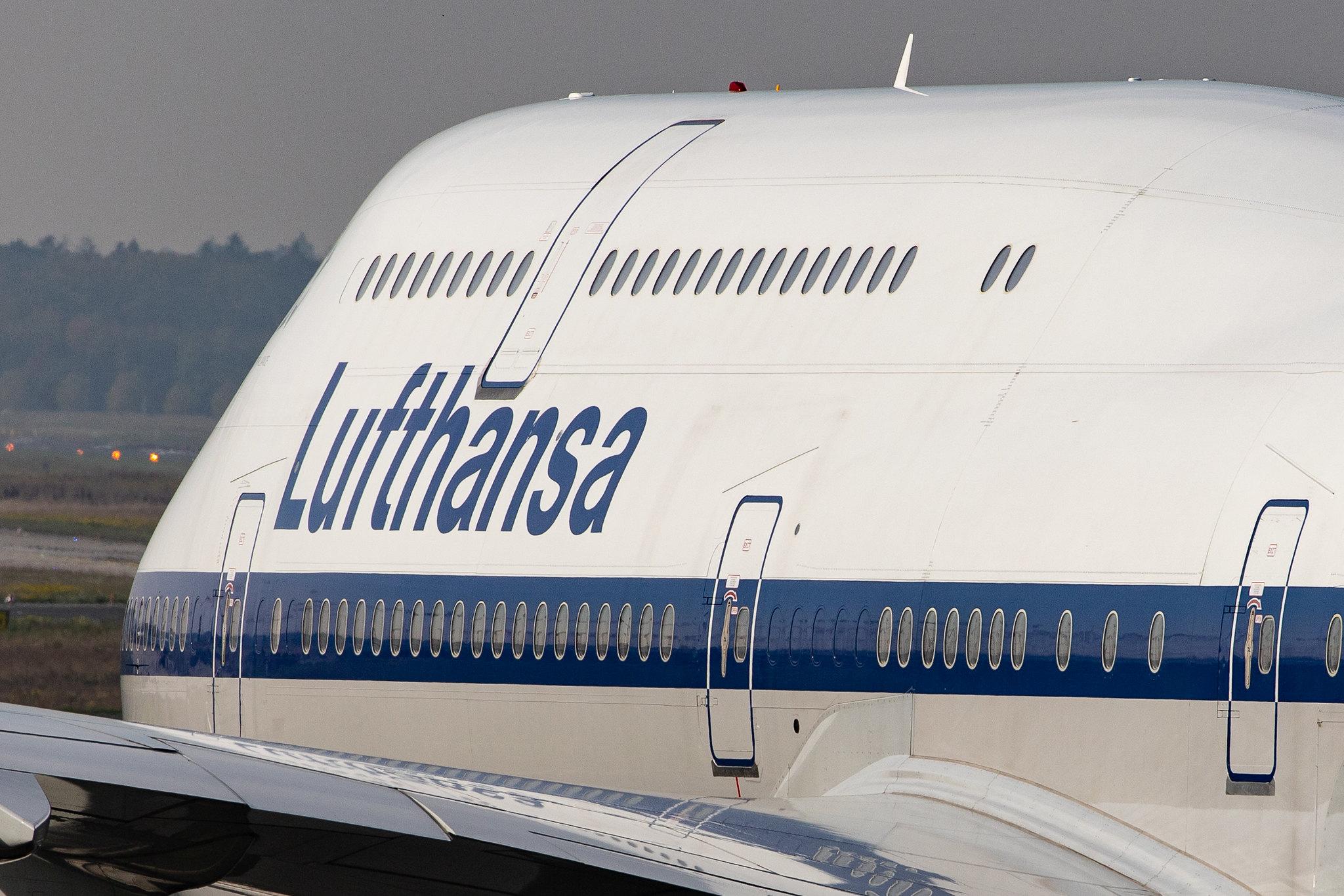 Frankfurt Airport: Lufthansa (LH / DLH) |  Livery: Retro Livery |  Boeing 747-830 B748 | D-ABYT | MSN 37844