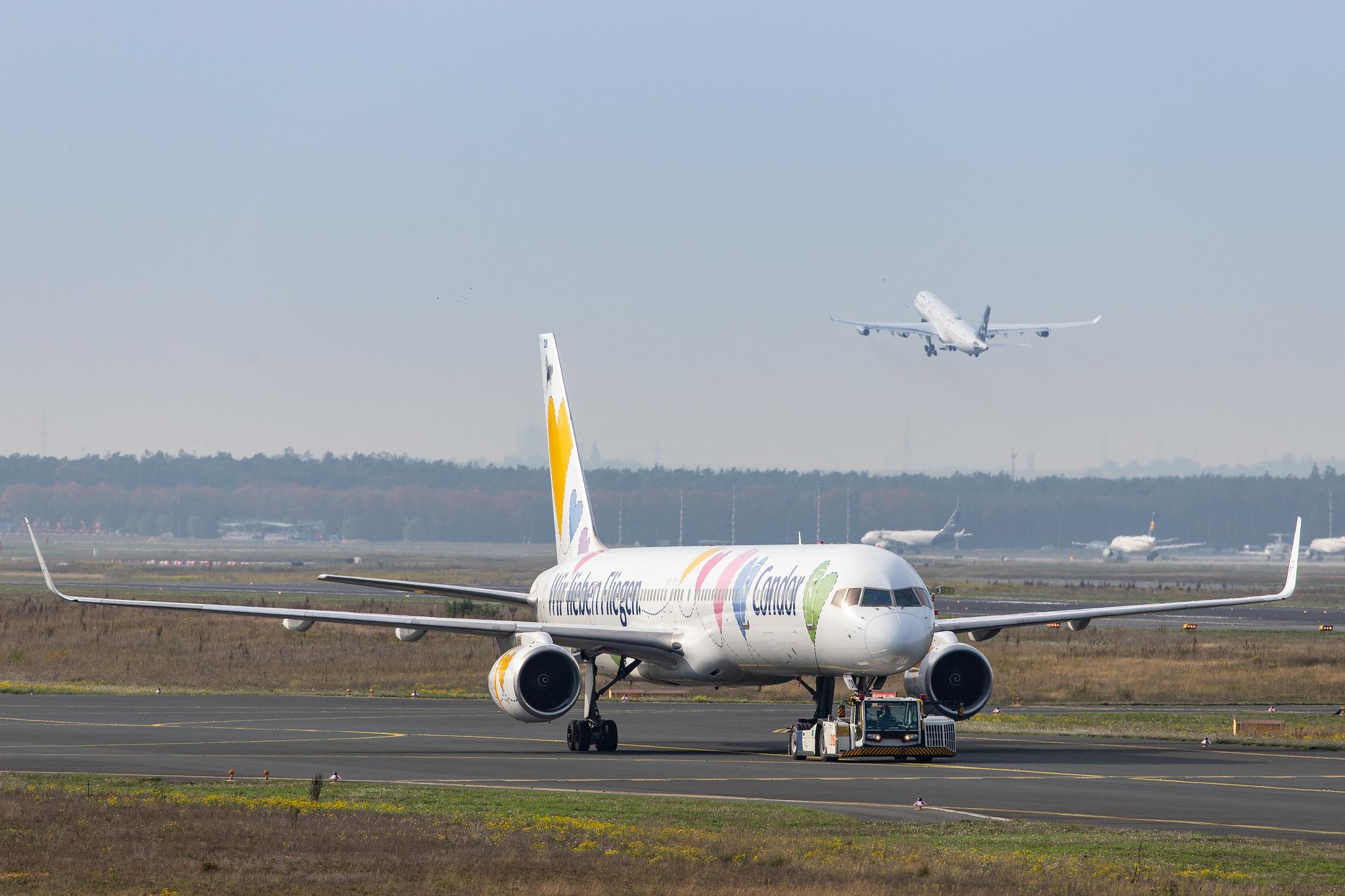 Frankfurt Airport: Condor (DE / CFG) |  Livery: Wir Lieben Fliegen Livery |  Boeing 757-330 B753 | D-ABON | MSN 29023