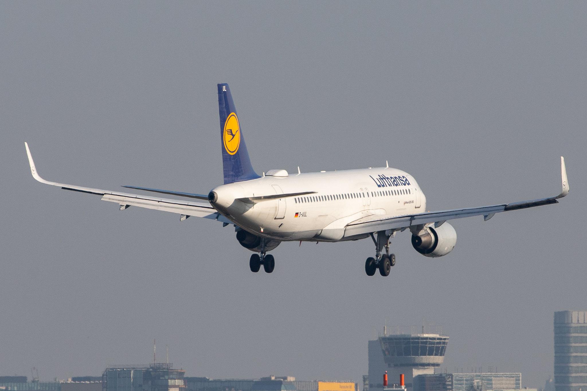 Frankfurt Airport: Lufthansa (LH / DLH) |  Airbus A320-214 A320 | D-AIUL | MSN 6521