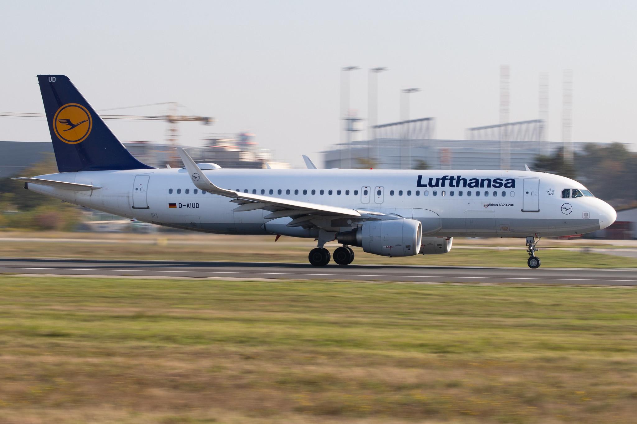 Frankfurt Airport: Lufthansa (LH / DLH) |  Airbus A320-214 A320 | D-AIUD | MSN 6033