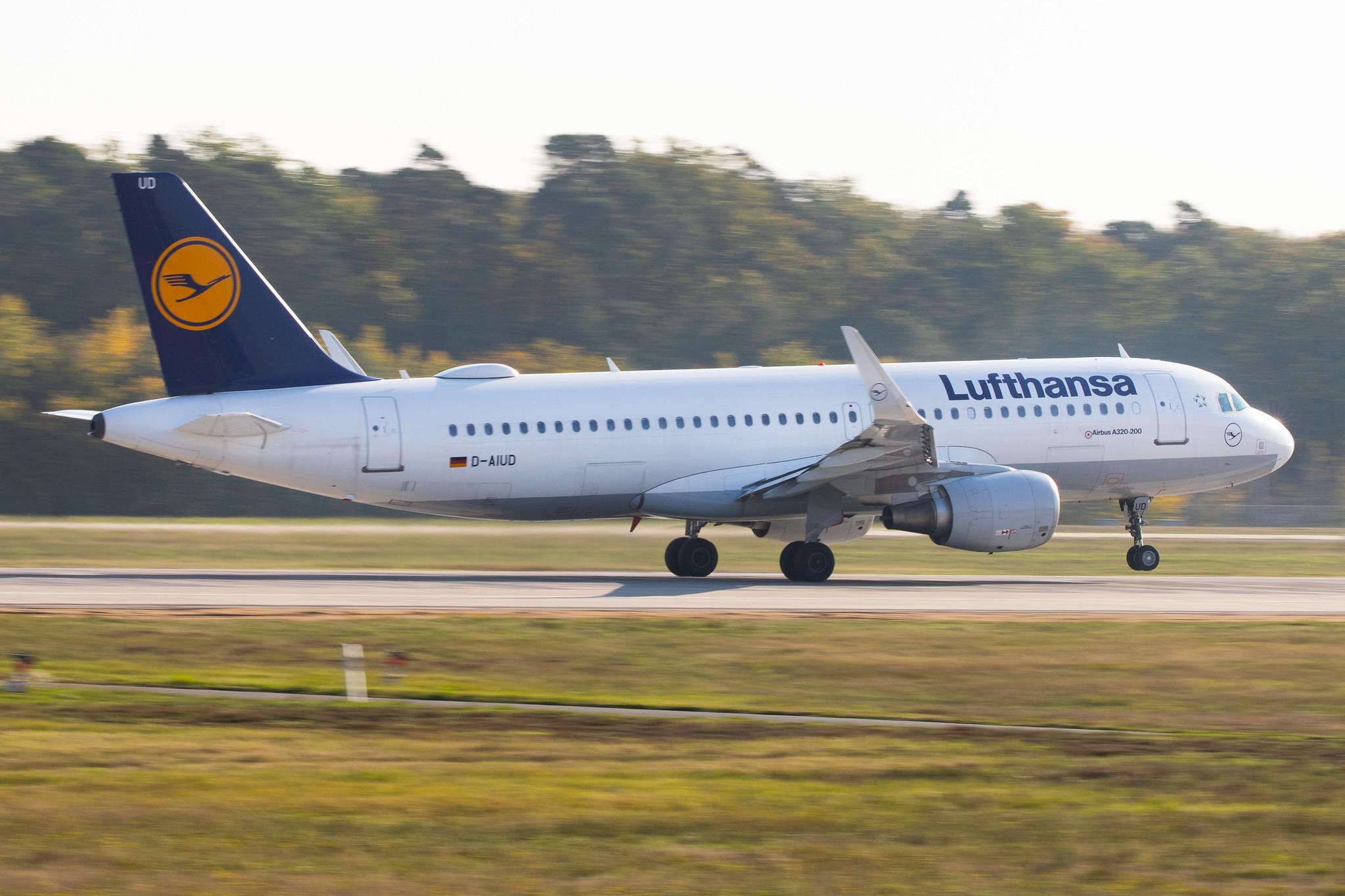 Frankfurt Airport: Lufthansa (LH / DLH) |  Airbus A320-214 A320 | D-AIUD | MSN 6033