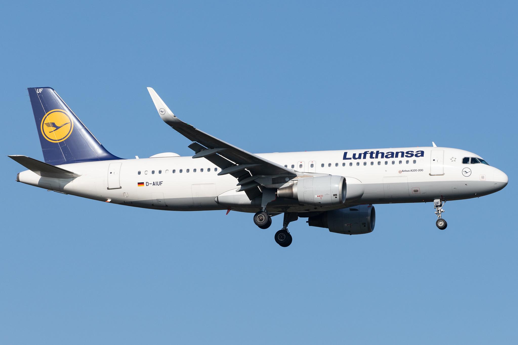 Frankfurt Airport: Lufthansa (LH / DLH) |  Airbus A320-214 A320 | D-AIUF | MSN 6141