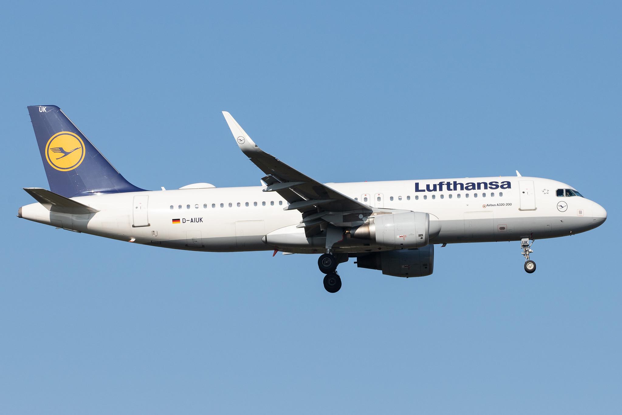 Frankfurt Airport: Lufthansa (LH / DLH) |  Airbus A320-214 A320 | D-AIUK | MSN 6423
