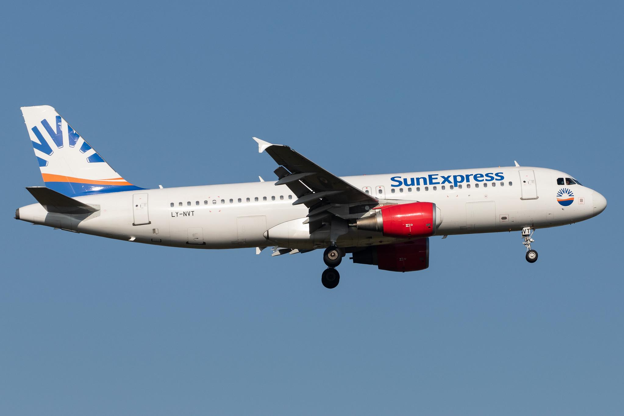 Frankfurt Airport: SunExpress (XQ / SXS) | Operator: Avion Express |  Airbus A320-214 A320 | LY-NVT | MSN 3949