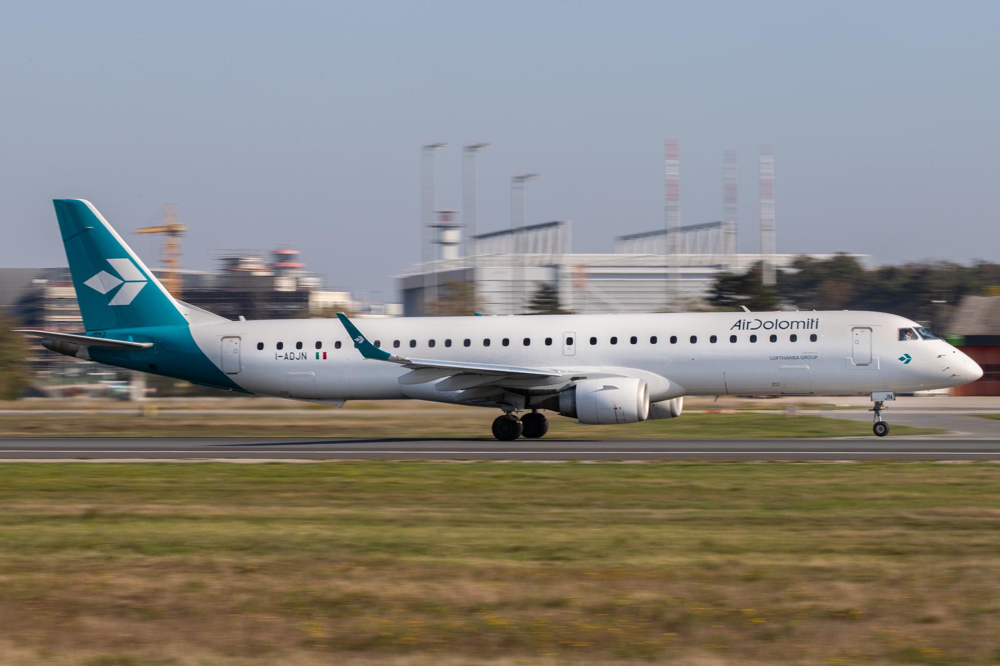 Frankfurt Airport: Air Dolomiti (EN / DLA) |  Embraer ERJ-195LR E195 | I-ADJN | MSN 19000270