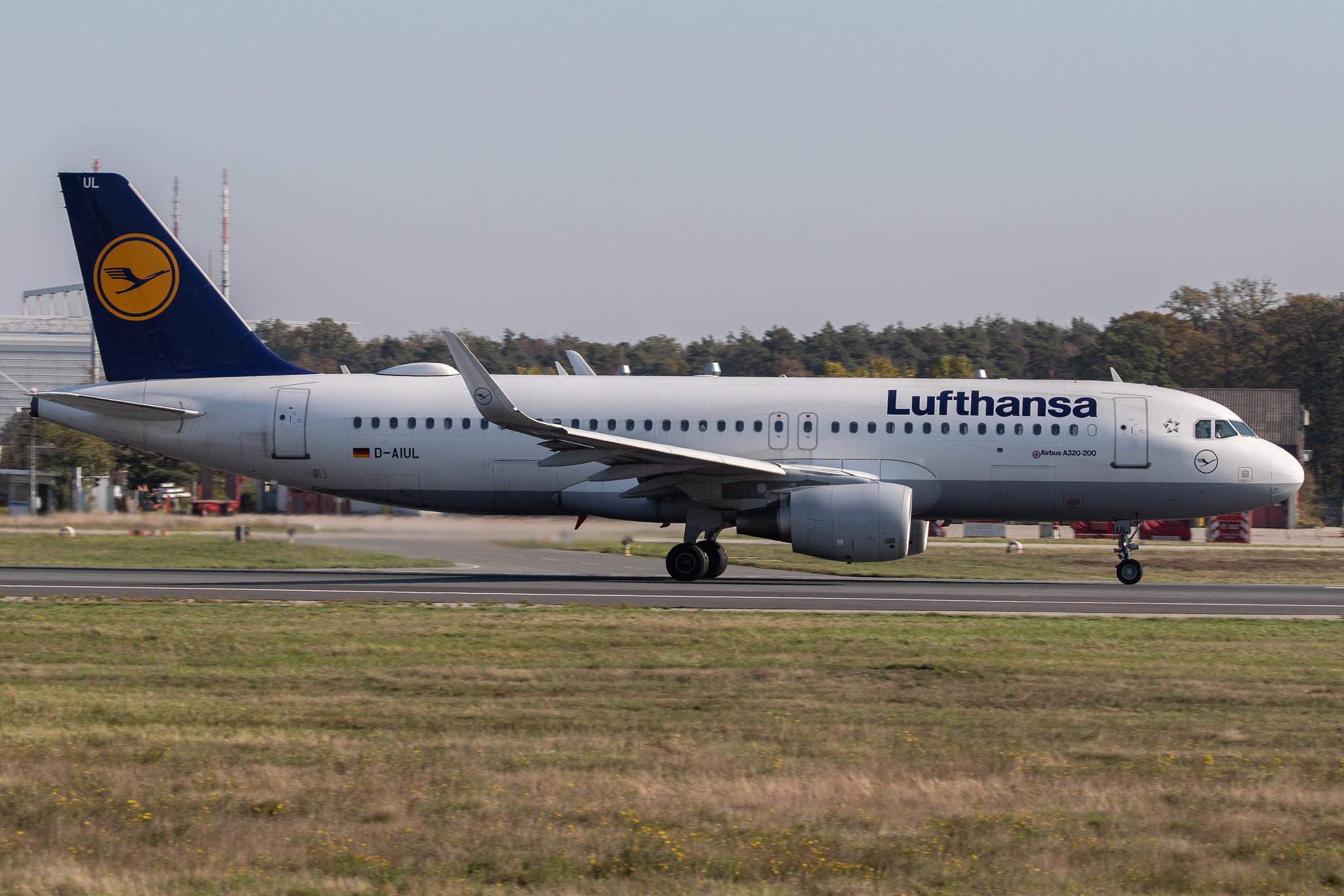 Frankfurt Airport: Lufthansa (LH / DLH) |  Airbus A320-214 A320 | D-AIUL | MSN 6521