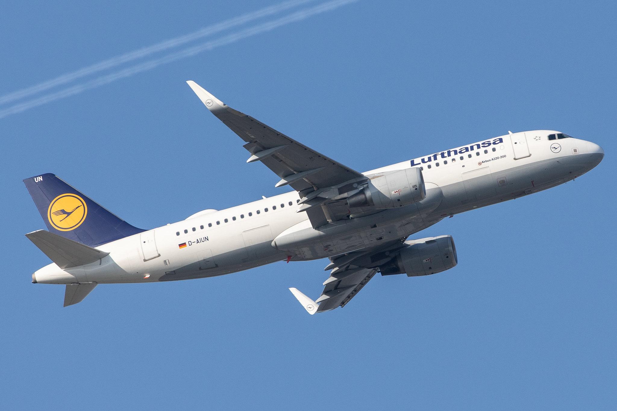 Frankfurt Airport: Lufthansa (LH / DLH) |  Airbus A320-214 A320 | D-AIUN | MSN 6549