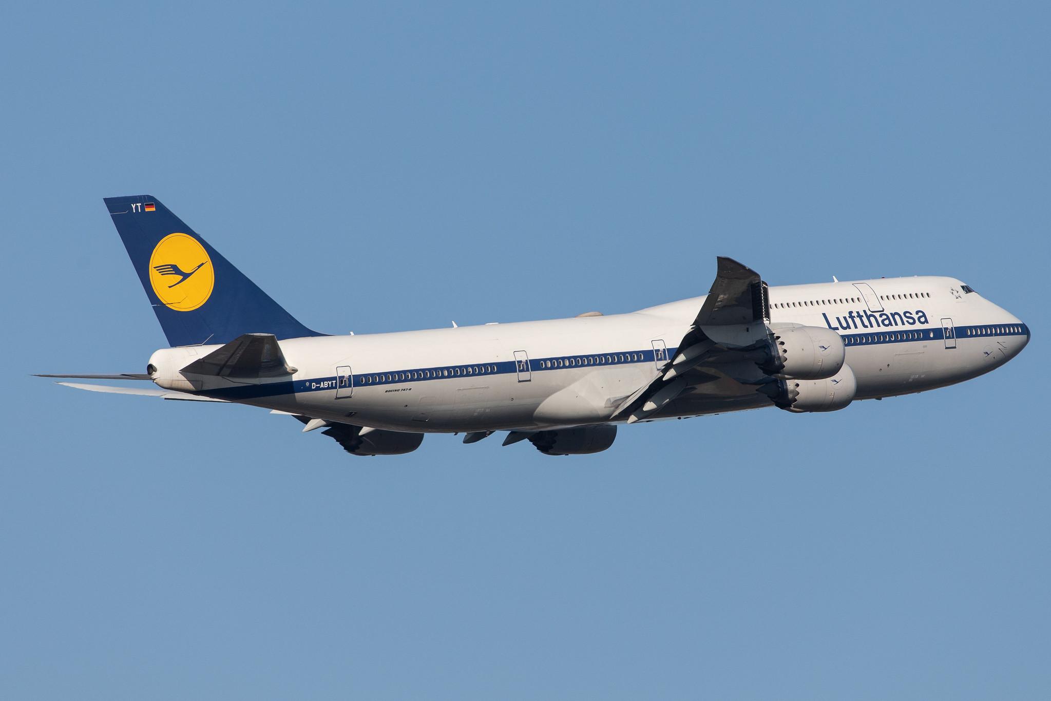 Frankfurt Airport: Lufthansa (LH / DLH) |  Livery: Retro Livery |  Boeing 747-830 B748 | D-ABYT | MSN 37844