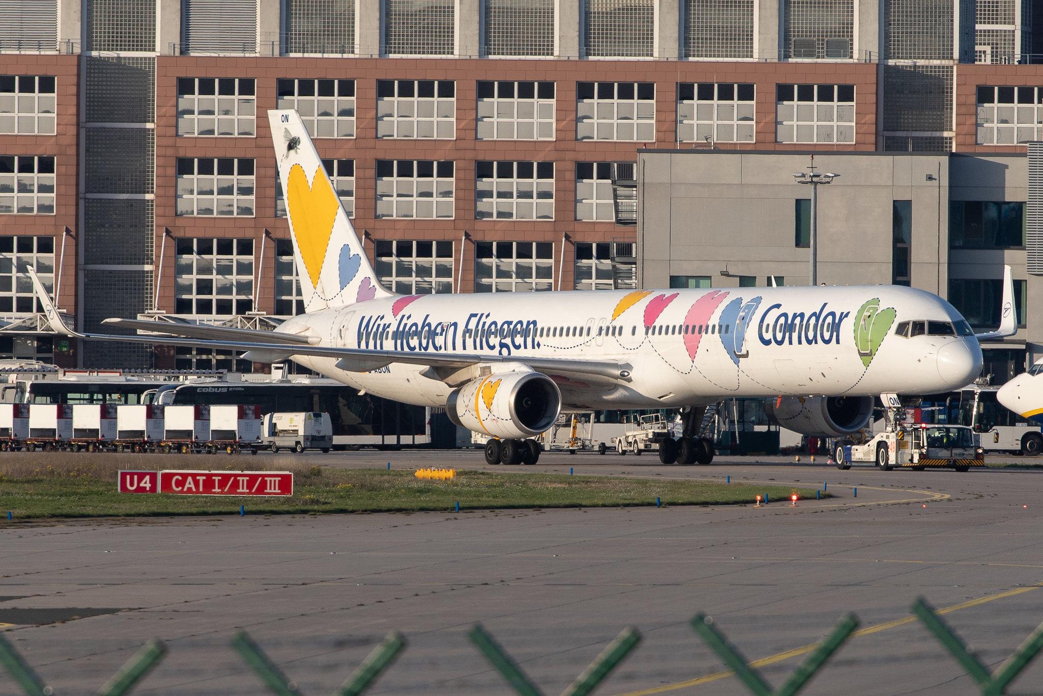 Frankfurt Airport: Condor (DE / CFG) |  Livery: Wir Lieben Fliegen Livery |  Boeing 757-330 B753 | D-ABON | MSN 29023