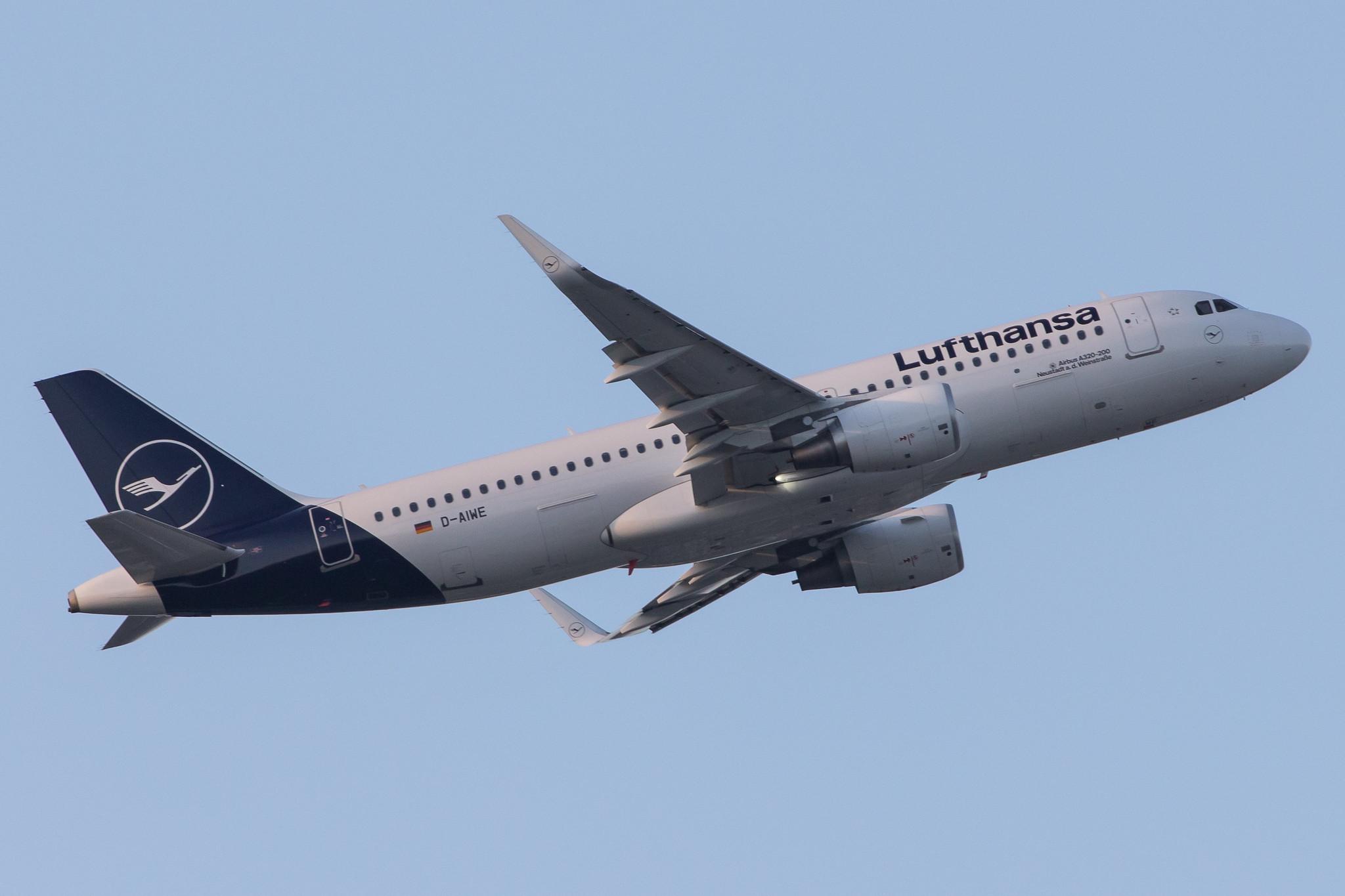 Frankfurt Airport: Lufthansa (LH / DLH) |  Airbus A320-214 A320 | D-AIWE | MSN 8680