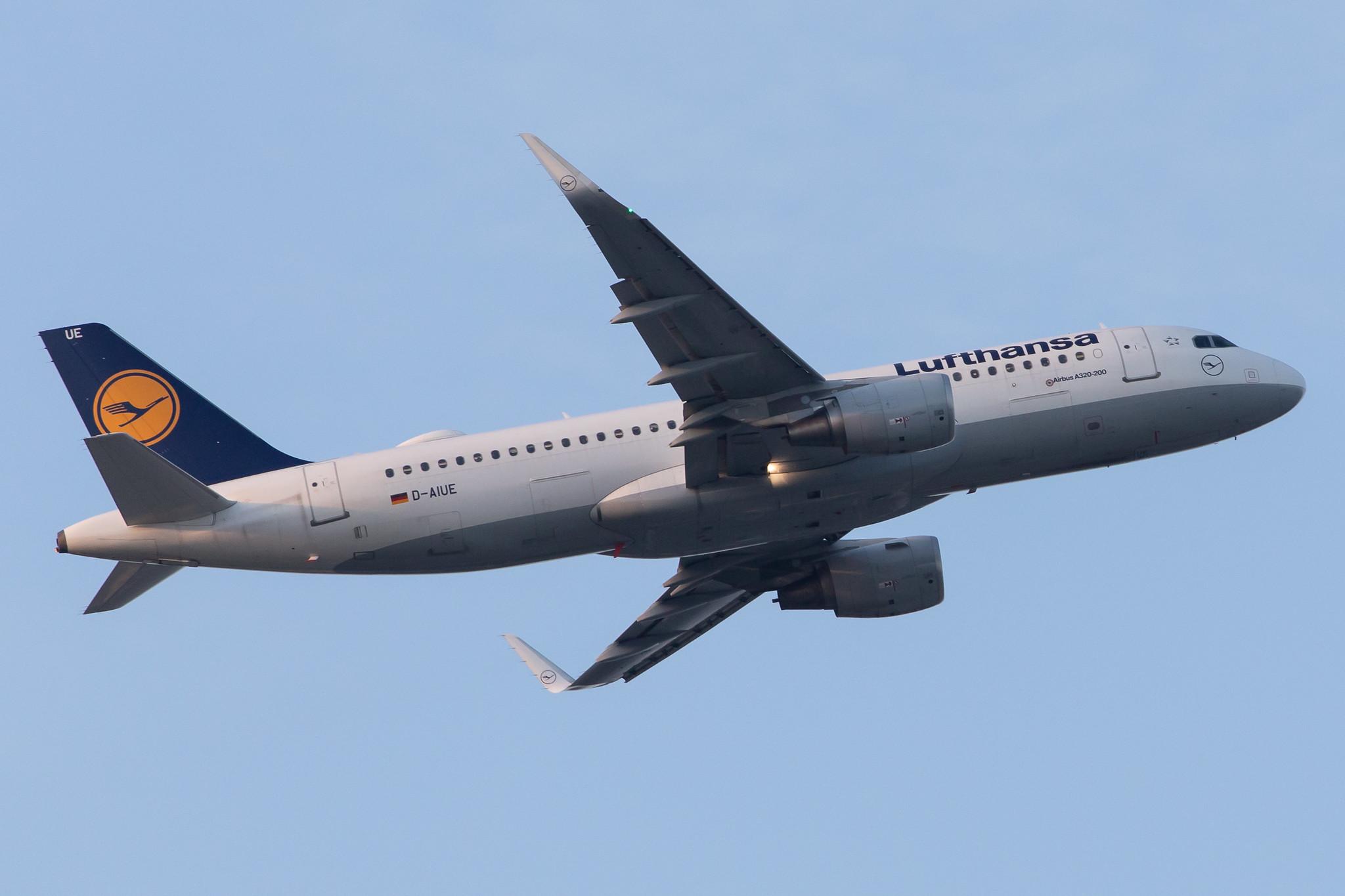 Frankfurt Airport: Lufthansa (LH / DLH) |  Airbus A320-214 A320 | D-AIUE | MSN 6092