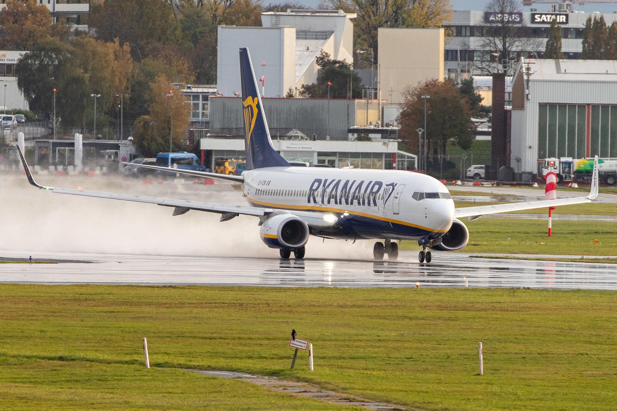 Hamburg Airport: Ryanair (FR / RYR) |  Boeing 737-8AS B738 | EI-FZN | MSN 44786