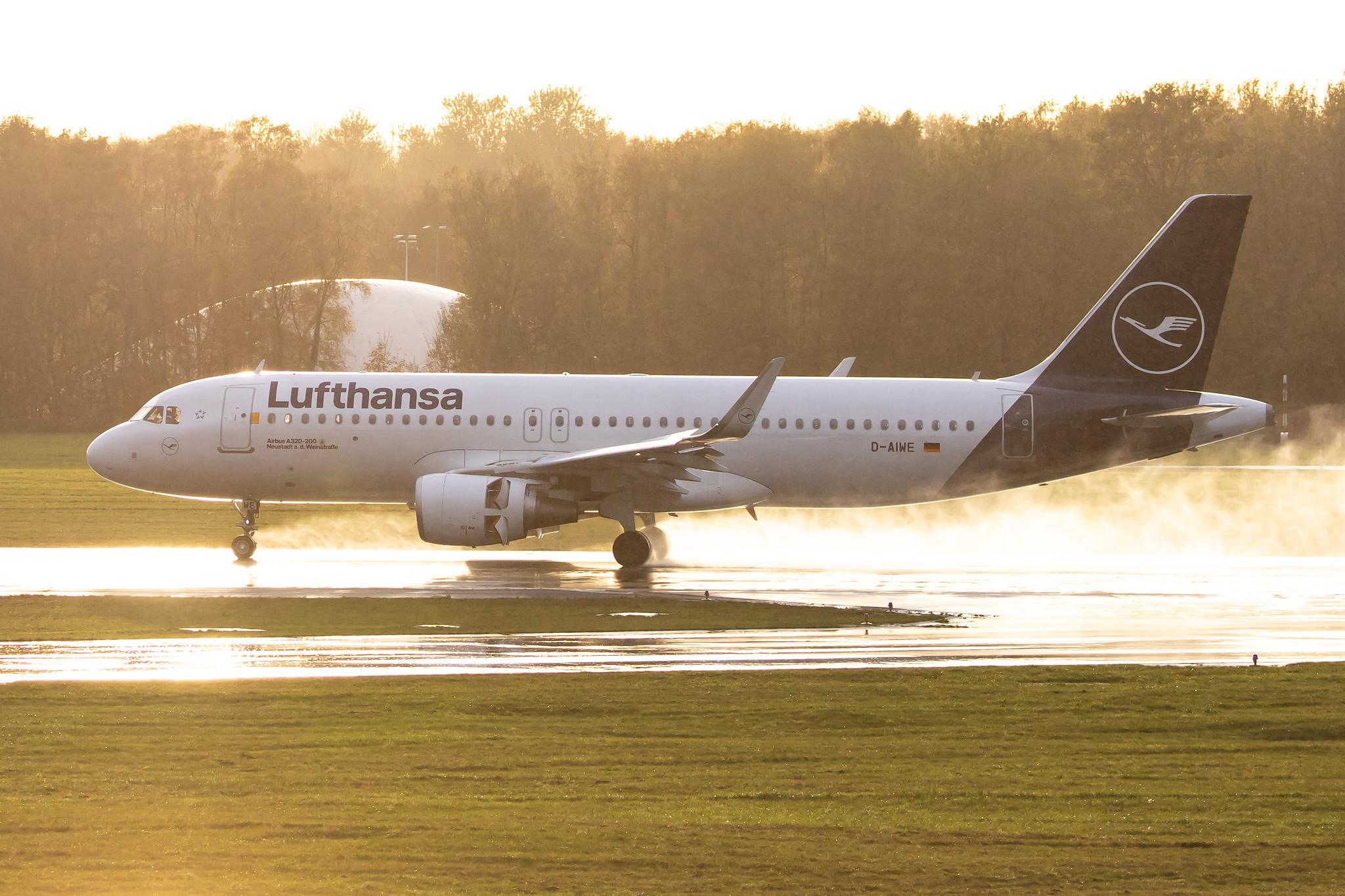 Hamburg Airport: Lufthansa (LH / DLH) |  Airbus A320-214 A320 | D-AIWE | MSN 8680