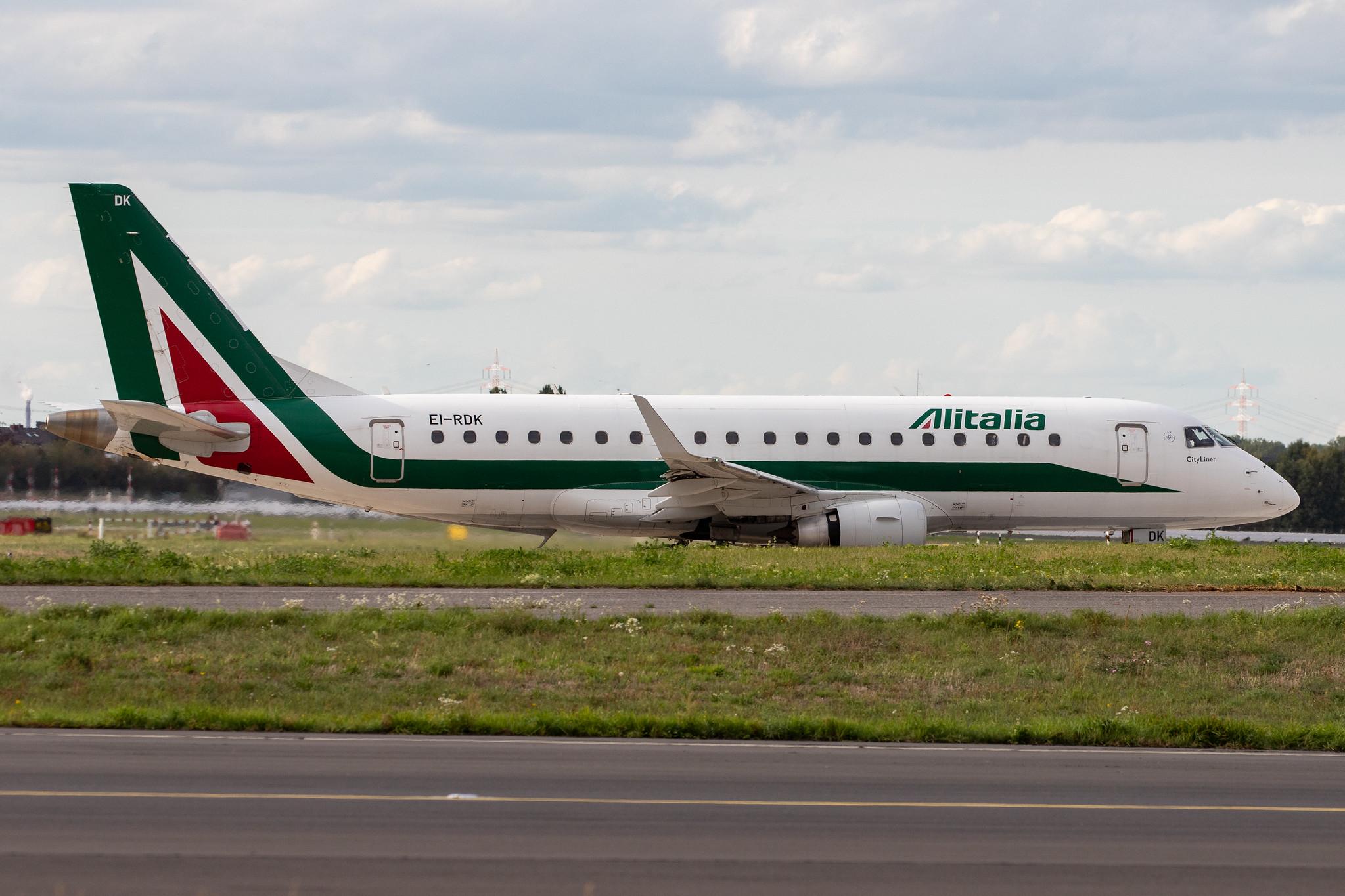 Düsseldorf Airport: Alitalia (AZ / AZA) | Operator: Alitalia CityLiner |  Embraer ERJ-175STD E75S | EI-RDK | MSN 17000343