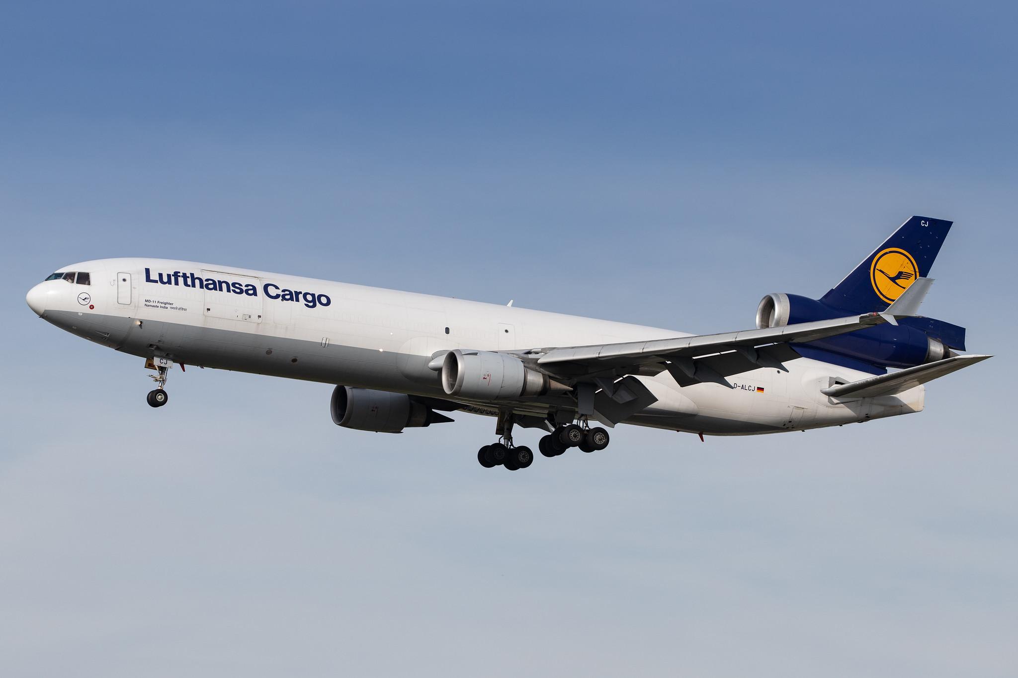 Frankfurt Airport: Lufthansa Cargo (/ GEC) |  McDonnell Douglas MD-11F MD11 | D-ALCJ | MSN 48802