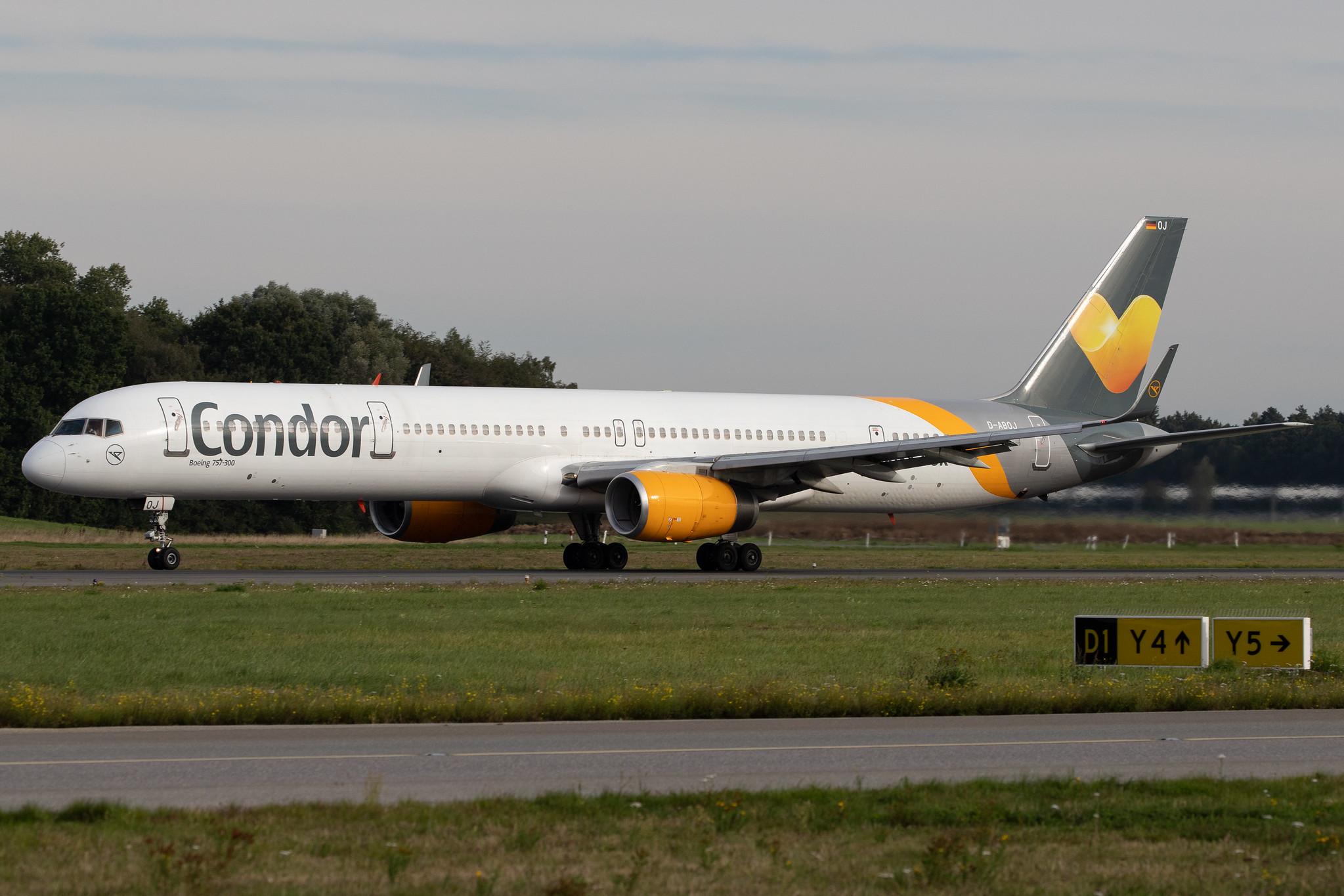 Hamburg Airport: Condor (DE / CFG) |  Boeing 757-330 B753 | D-ABOJ | MSN 29019