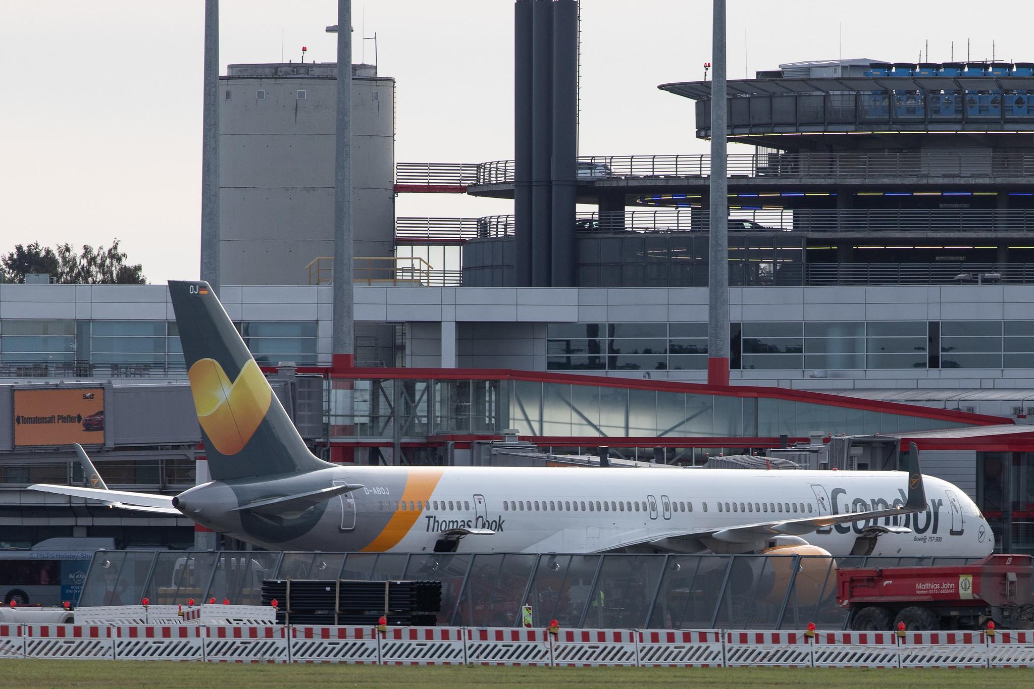 Hamburg Airport: Condor (DE / CFG) |  Boeing 757-330 B753 | D-ABOJ | MSN 29019