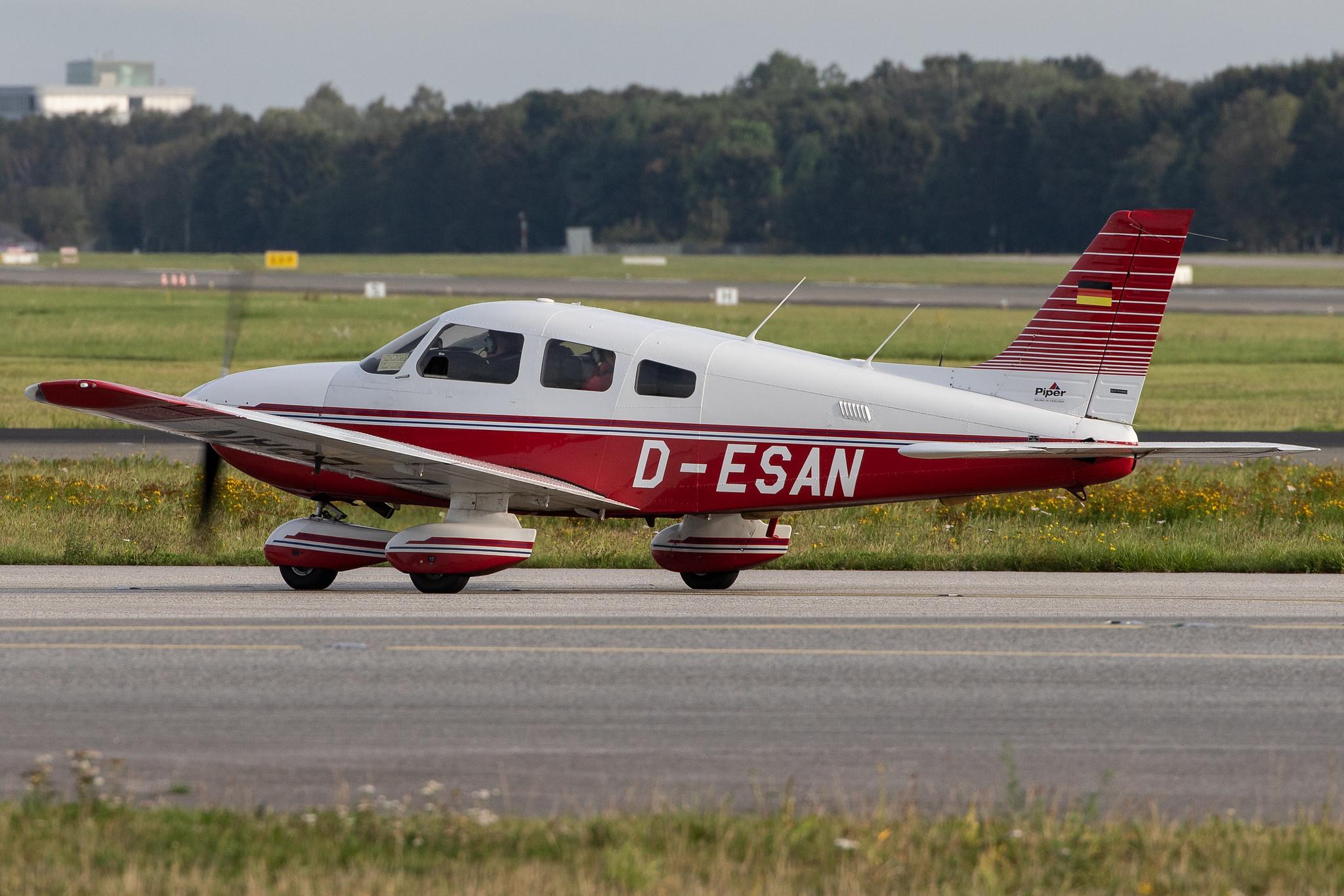 Hamburg Airport: Private owner |  Piper PA-28-181 Archer 3 P28R | D-ESAN | MSN 2843028