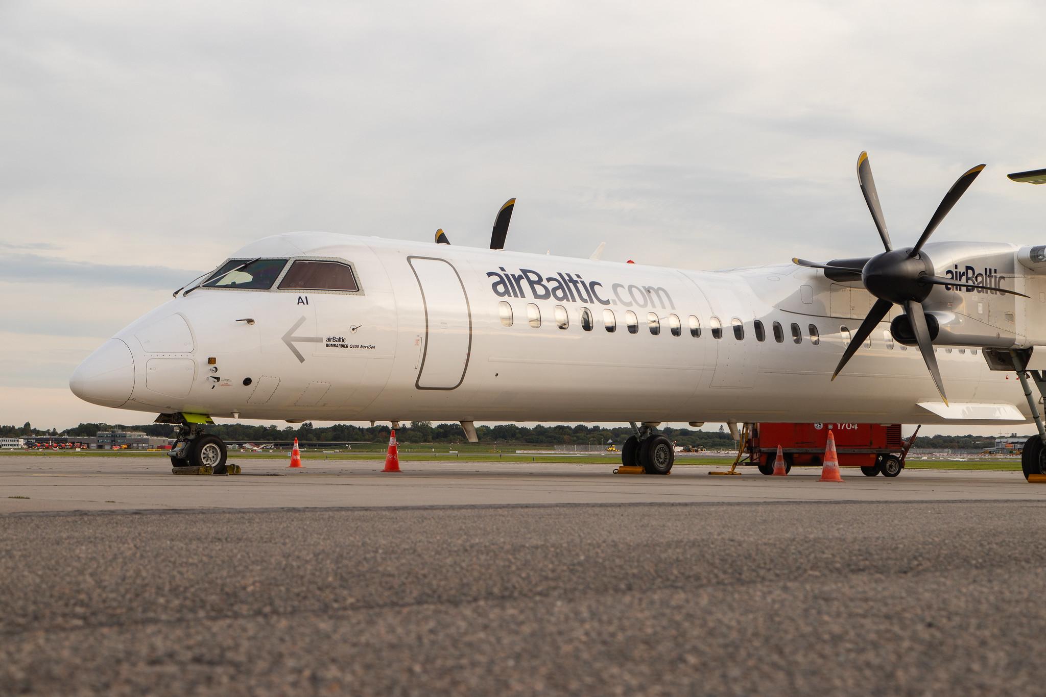 Hamburg Airport: Air Baltic (BT / BTI) |  De Havilland Canada Dash 8-400 DH8D | YL-BAI | MSN 4302