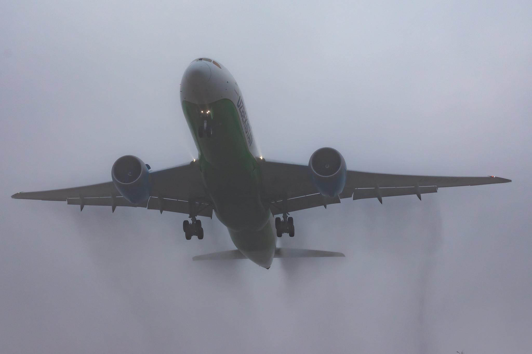 Frankfurt Airport: United Airlines (UA / UAL) |  Boeing 777-222(ER) B772 | N220UA | MSN 30223