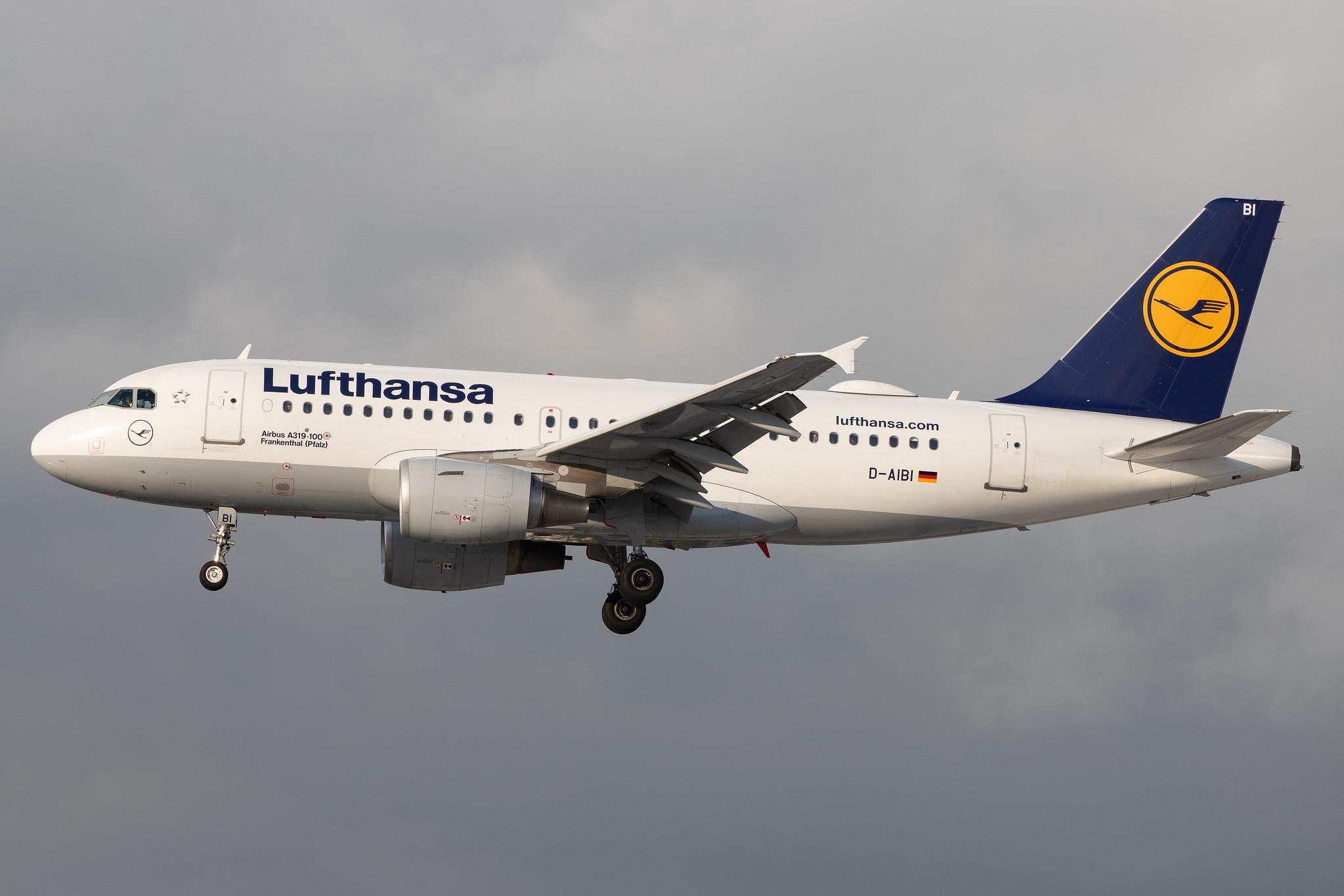 Hamburg Airport: Lufthansa (LH / DLH) |  Airbus A319-112 A319 | D-AIBI | MSN 5284