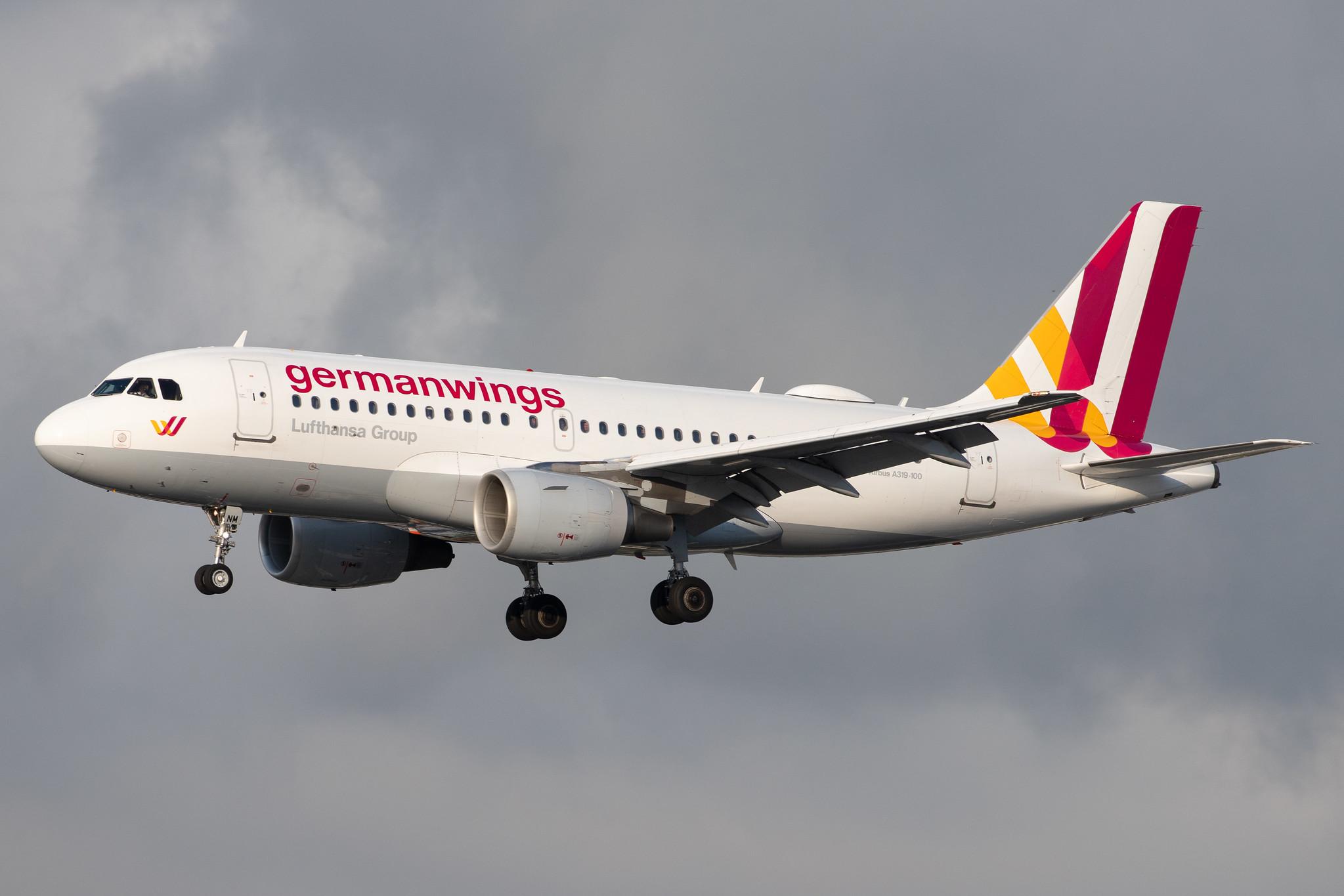 Hamburg Airport: Eurowings (EW / EWG) | Operator: Germanwings |  Airbus A319-112 A319 | D-AKNM | MSN 1089
