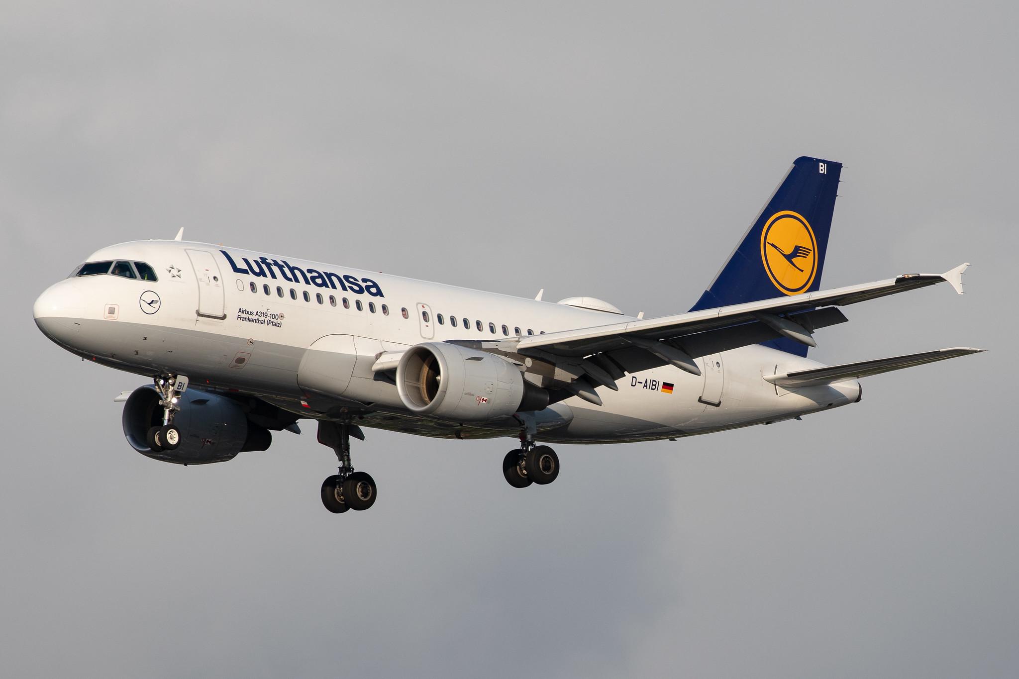 Hamburg Airport: Lufthansa (LH / DLH) |  Airbus A319-112 A319 | D-AIBI | MSN 5284