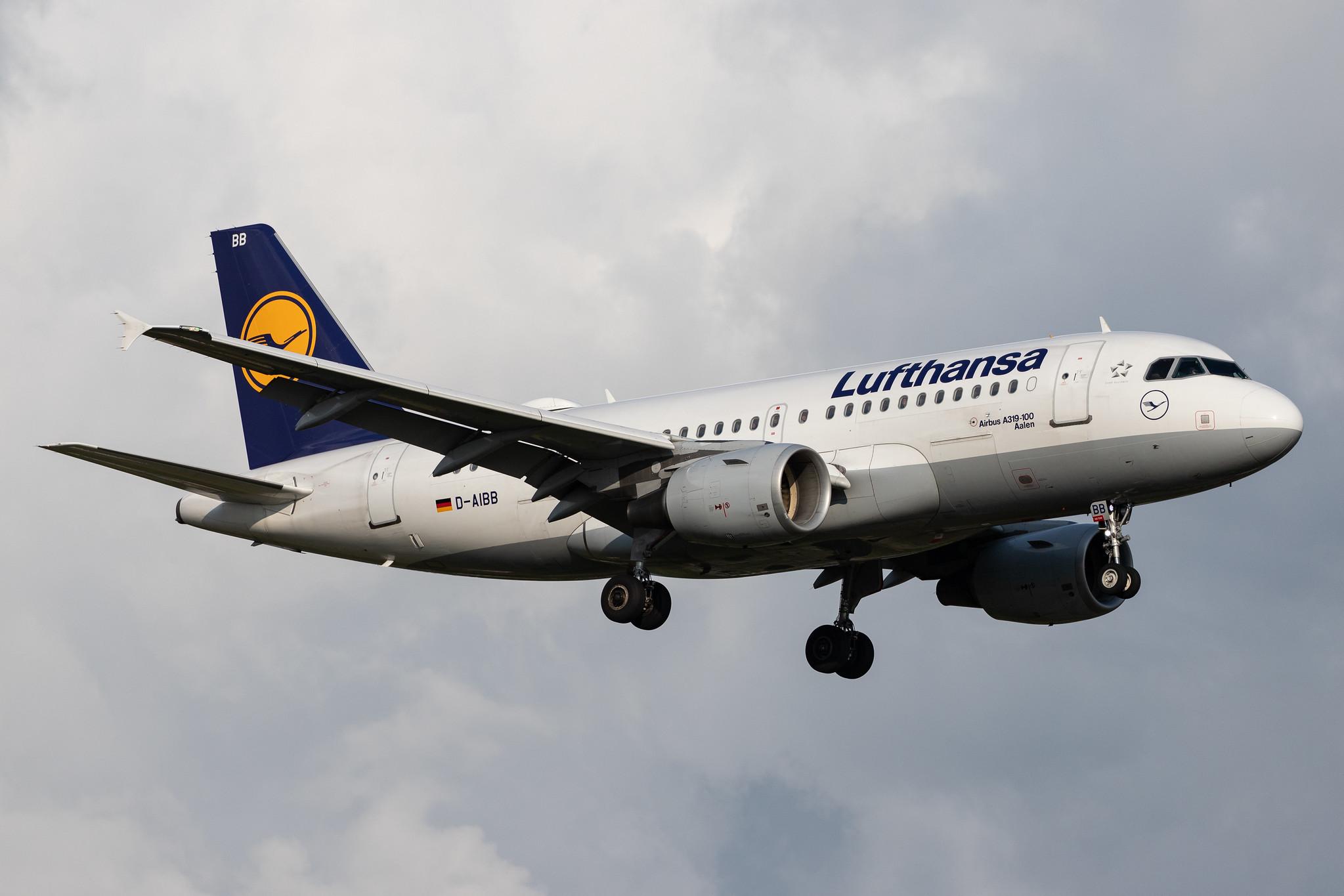 Hamburg Airport: Lufthansa (LH / DLH) |  Airbus A319-112 A319 | D-AIBB | MSN 4182