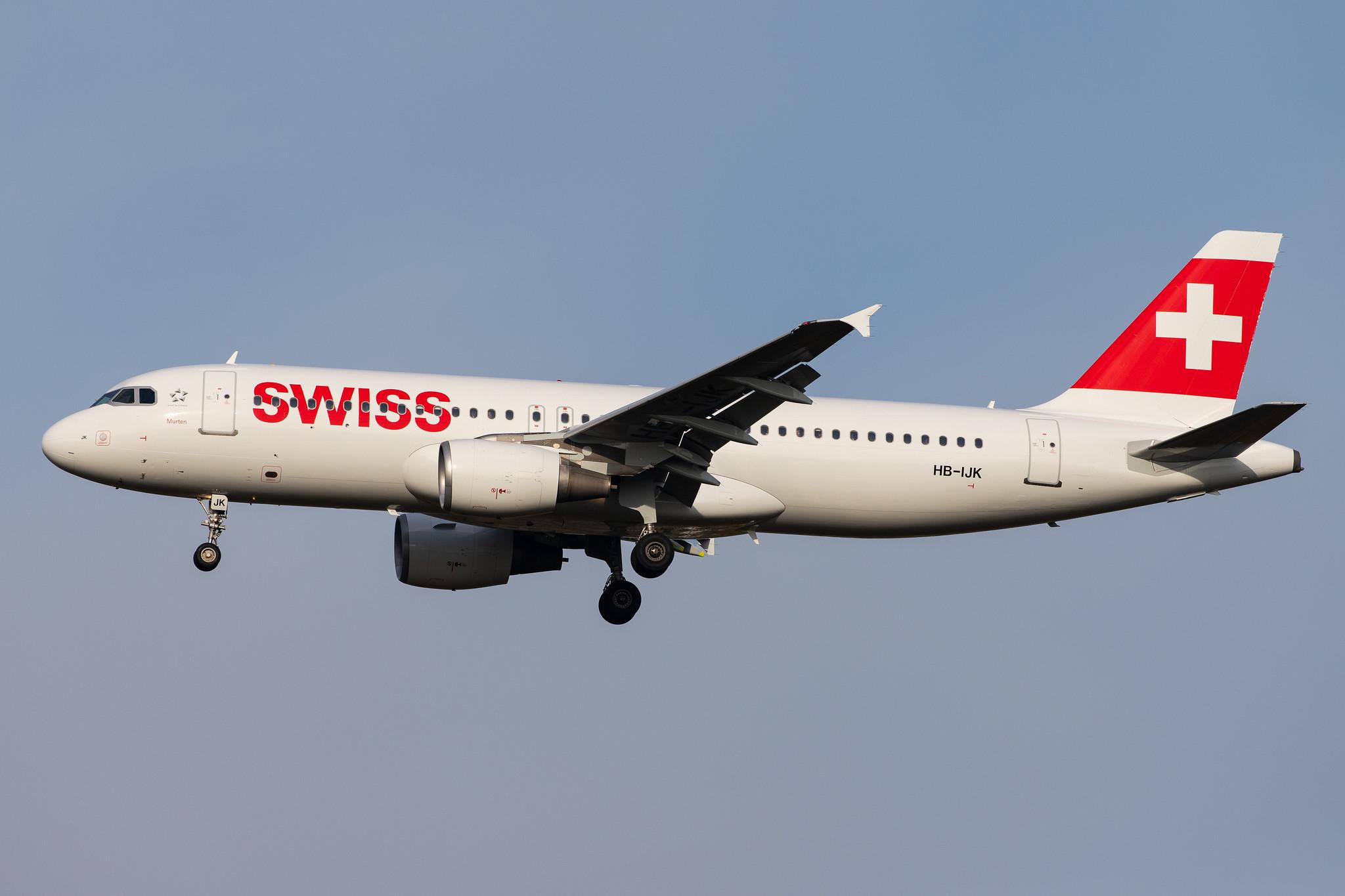 London Heathrow Airport: Swiss (LX / SWR) |  Airbus A320-214 A320 | HB-IJK | MSN 0596