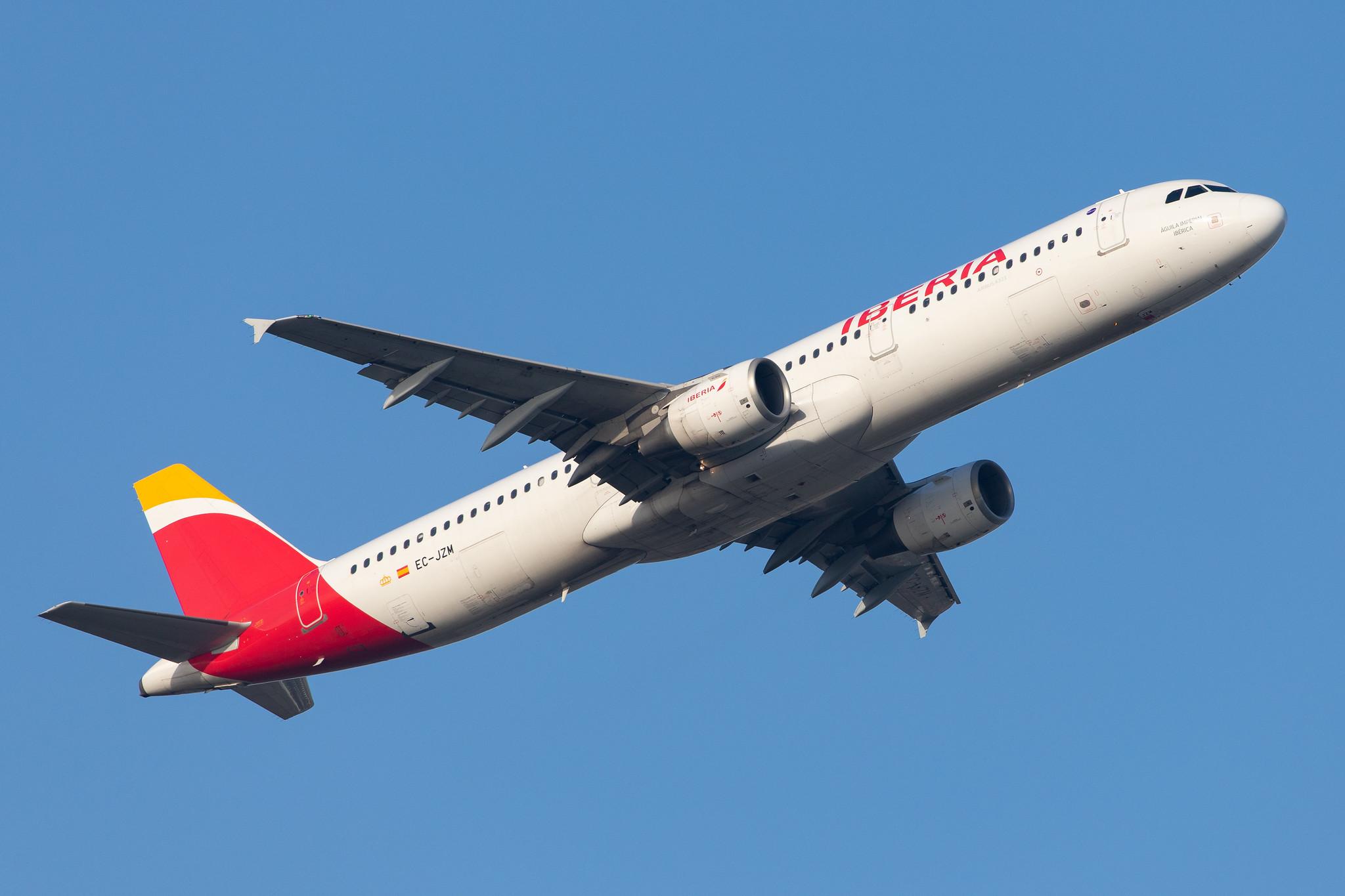 London Heathrow Airport: Iberia (IB / IBE) |  Airbus A321-212 A321 | EC-JZM | MSN 2996