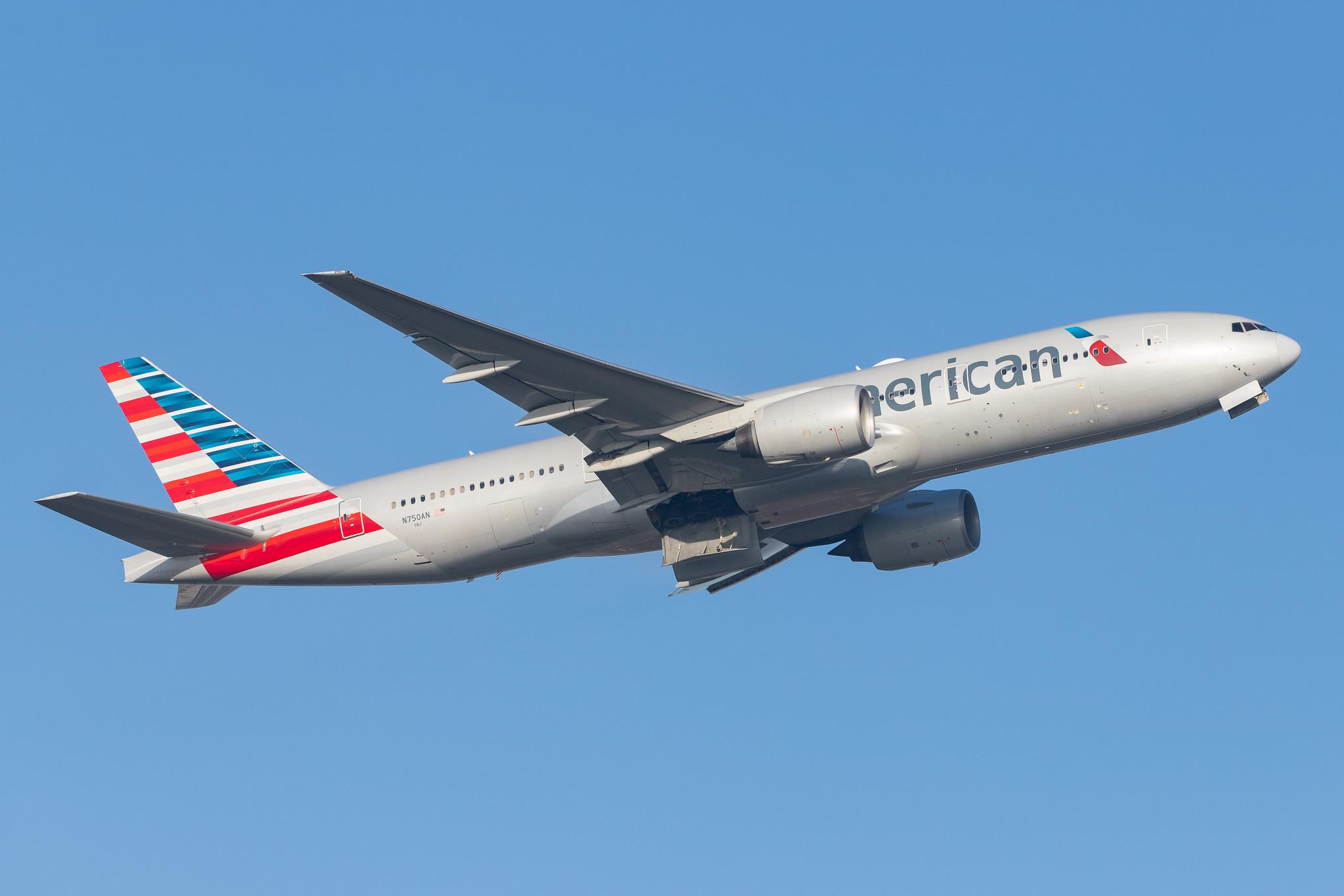 London Heathrow Airport: American Airlines (AA / AAL) |  Boeing 777-223(ER) B772 | N750AN | MSN 30259