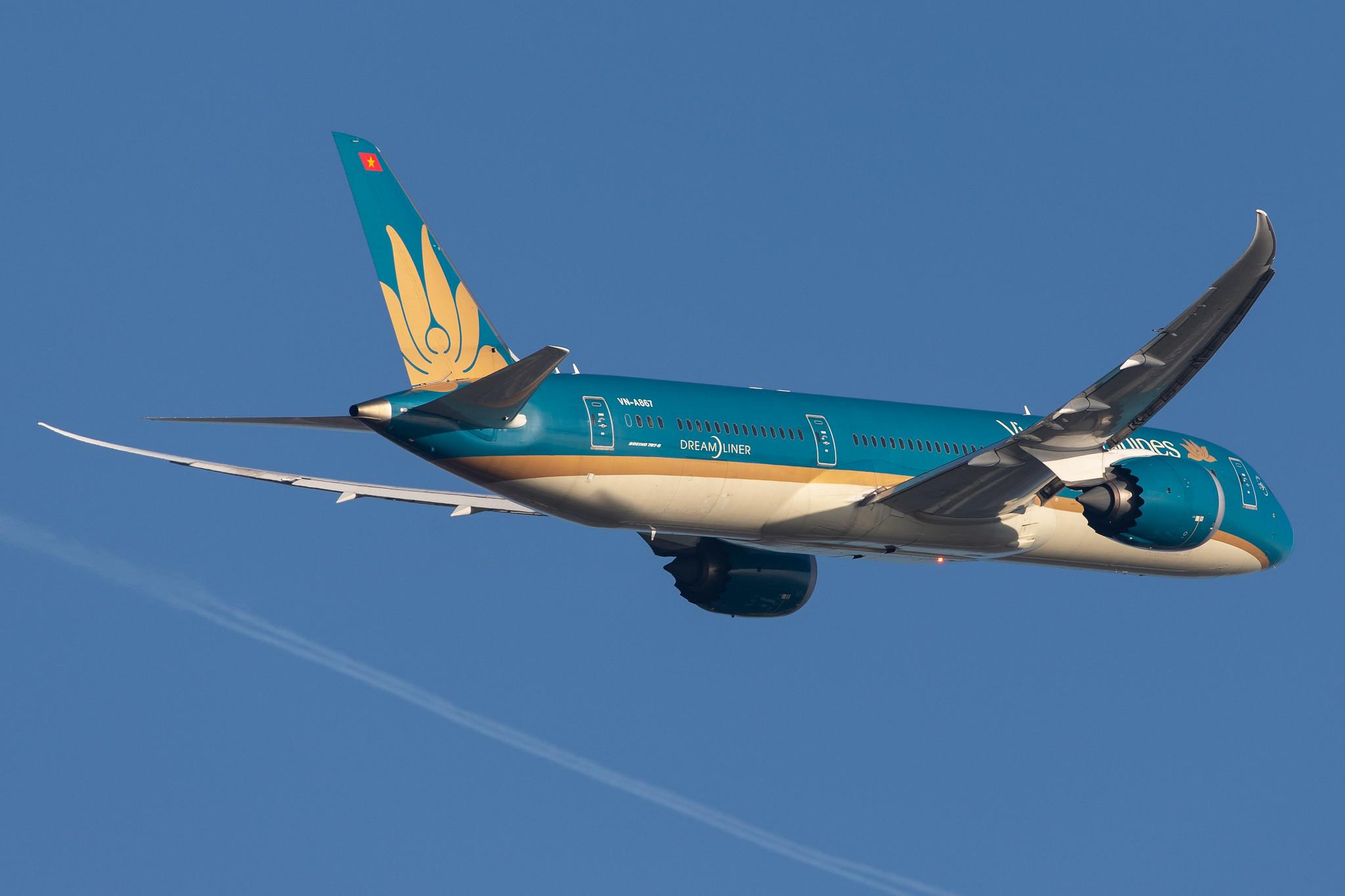 London Heathrow Airport: Vietnam Airlines (VN / HVN) |  Boeing 787-9 Dreamliner B789 | VN-A867 | MSN 39287