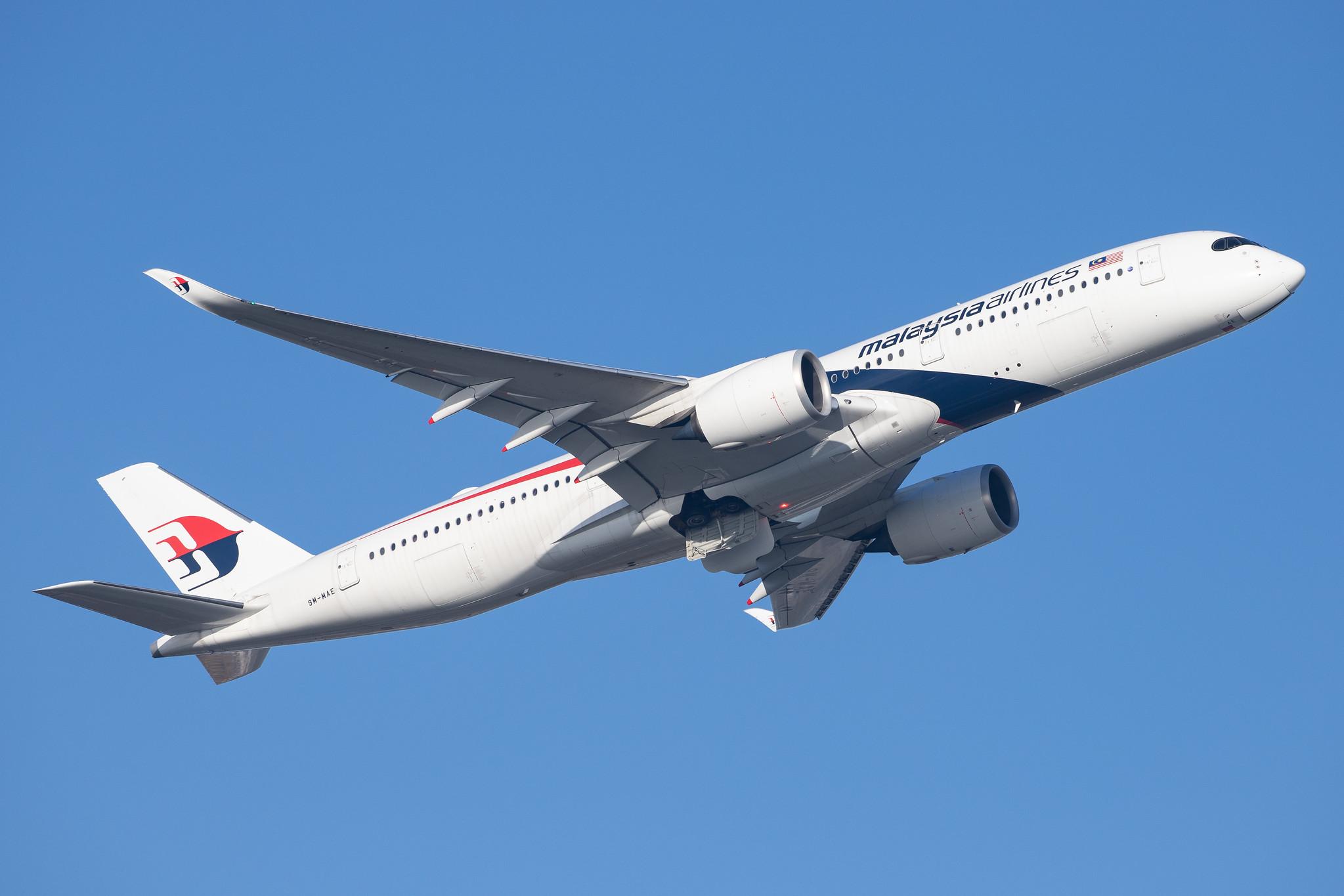 London Heathrow Airport: Malaysia Airlines (MH / MAS) |  Airbus A350-941 A359 | 9M-MAE | MSN 195