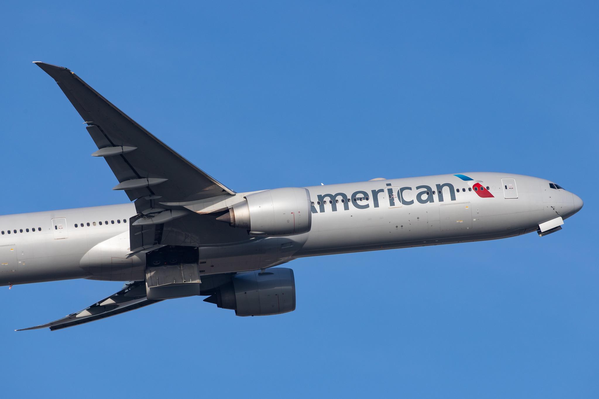 London Heathrow Airport: American Airlines (AA / AAL) |  Boeing 777-323(ER) B77W | N736AT | MSN 33538