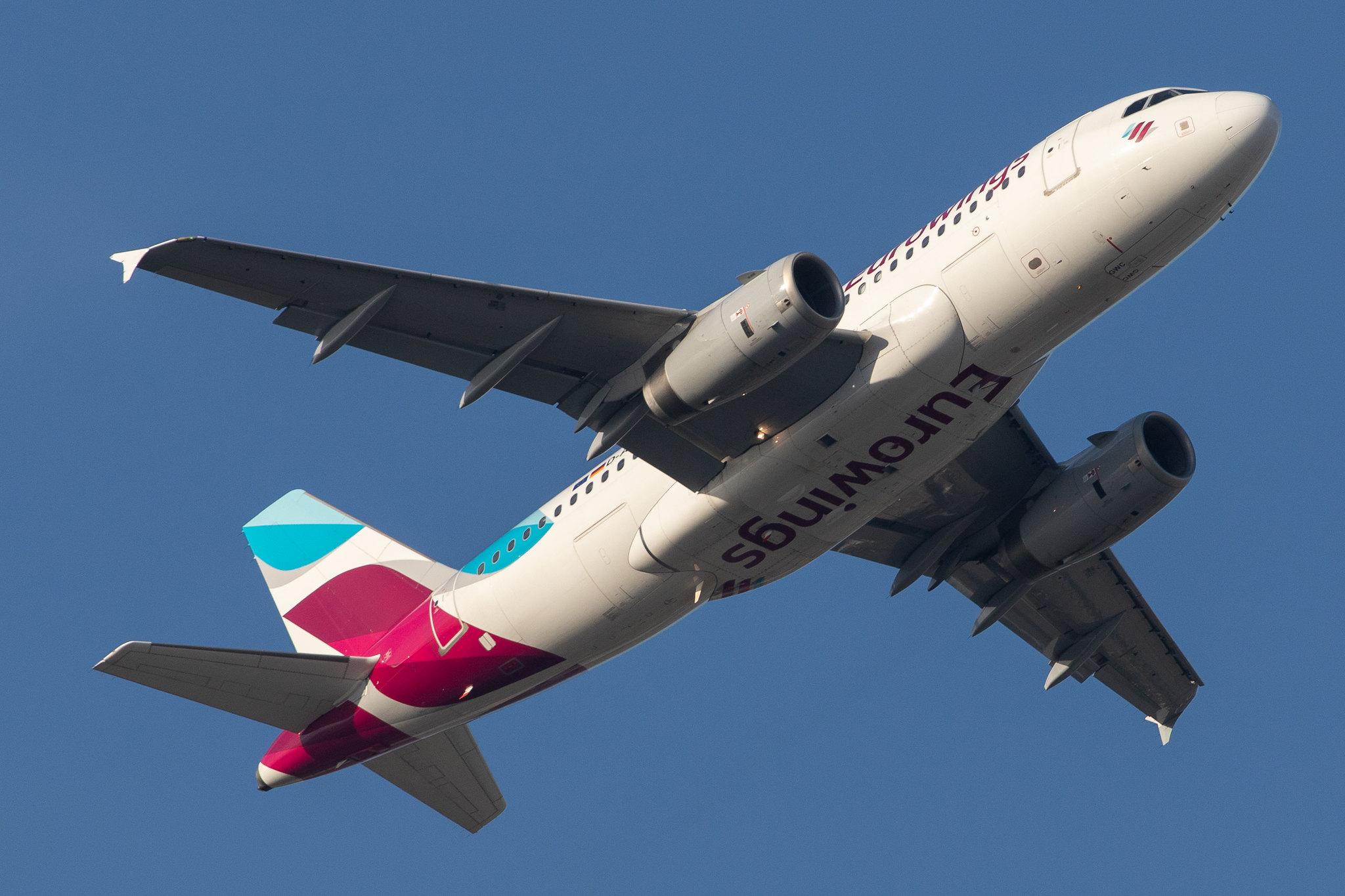 London Heathrow Airport: Eurowings (EW / EWG) |  Airbus A319-132 A319 | D-AGWC | MSN 2976