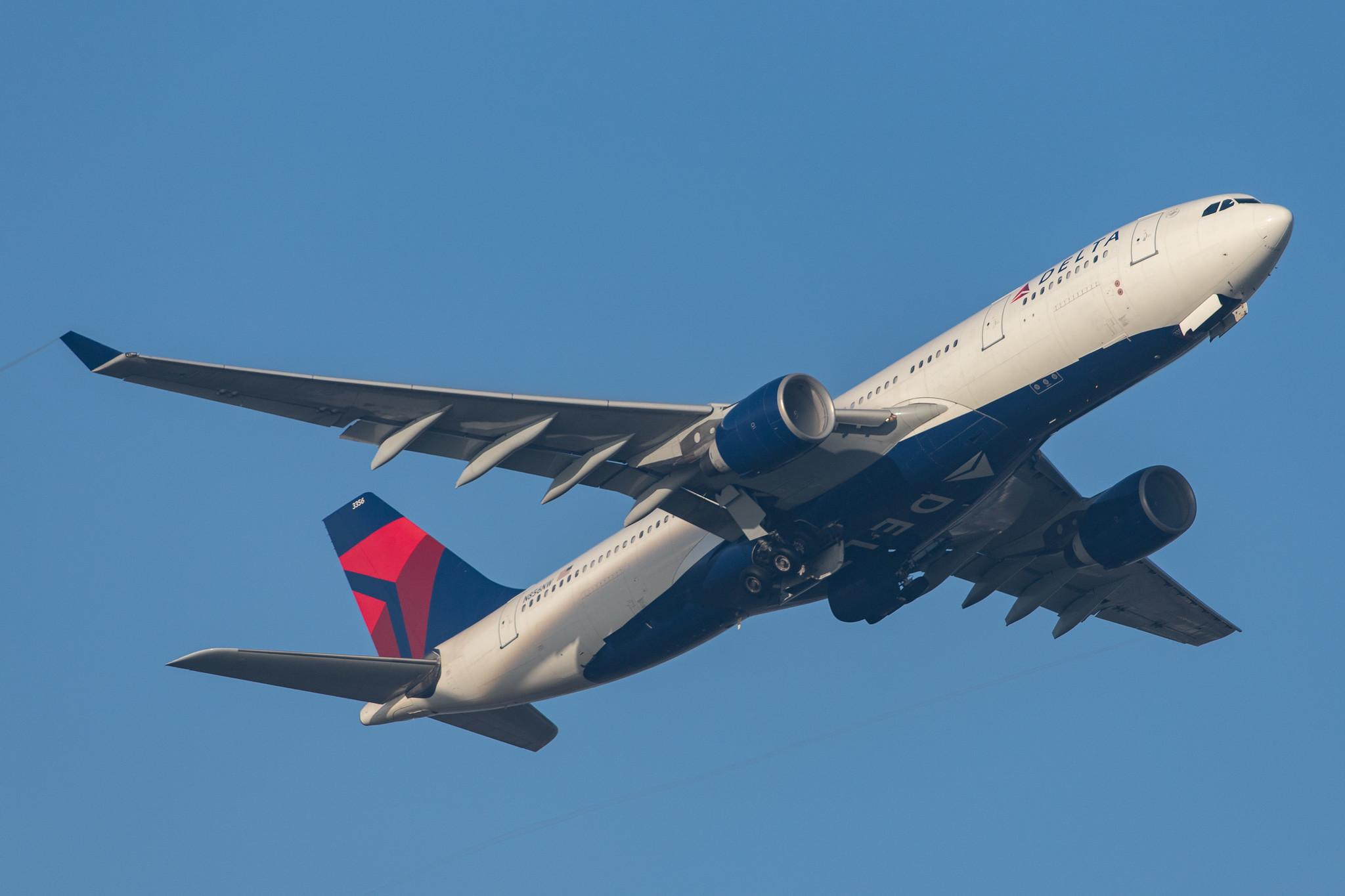 London Heathrow Airport: Delta Air Lines (DL / DAL) |  Airbus A330-223 A332 | N856NW | MSN 0631