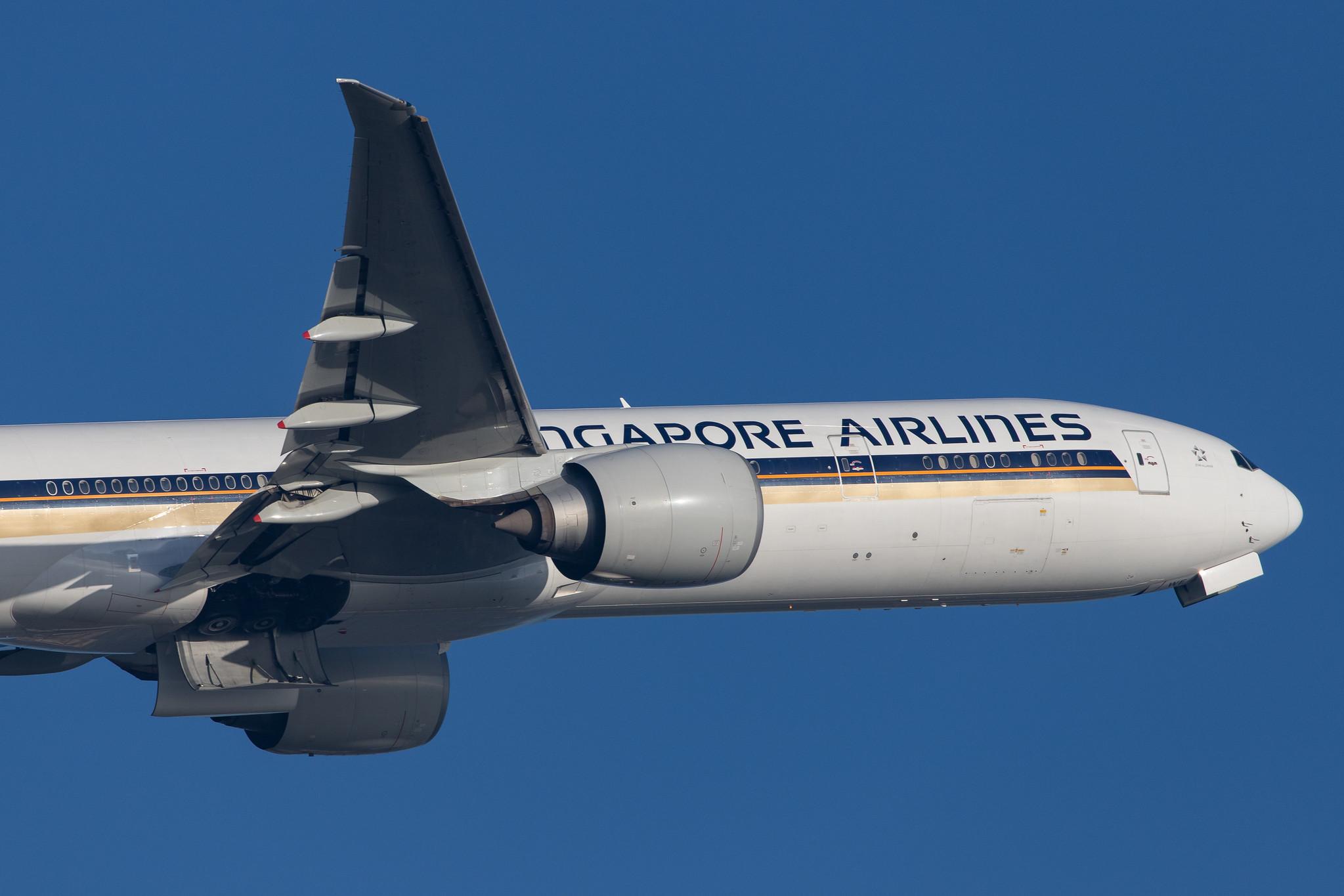 London Heathrow Airport: Singapore Airlines (SQ / SIA) |  Boeing 777-312(ER) B77W | 9V-SWE | MSN 34570