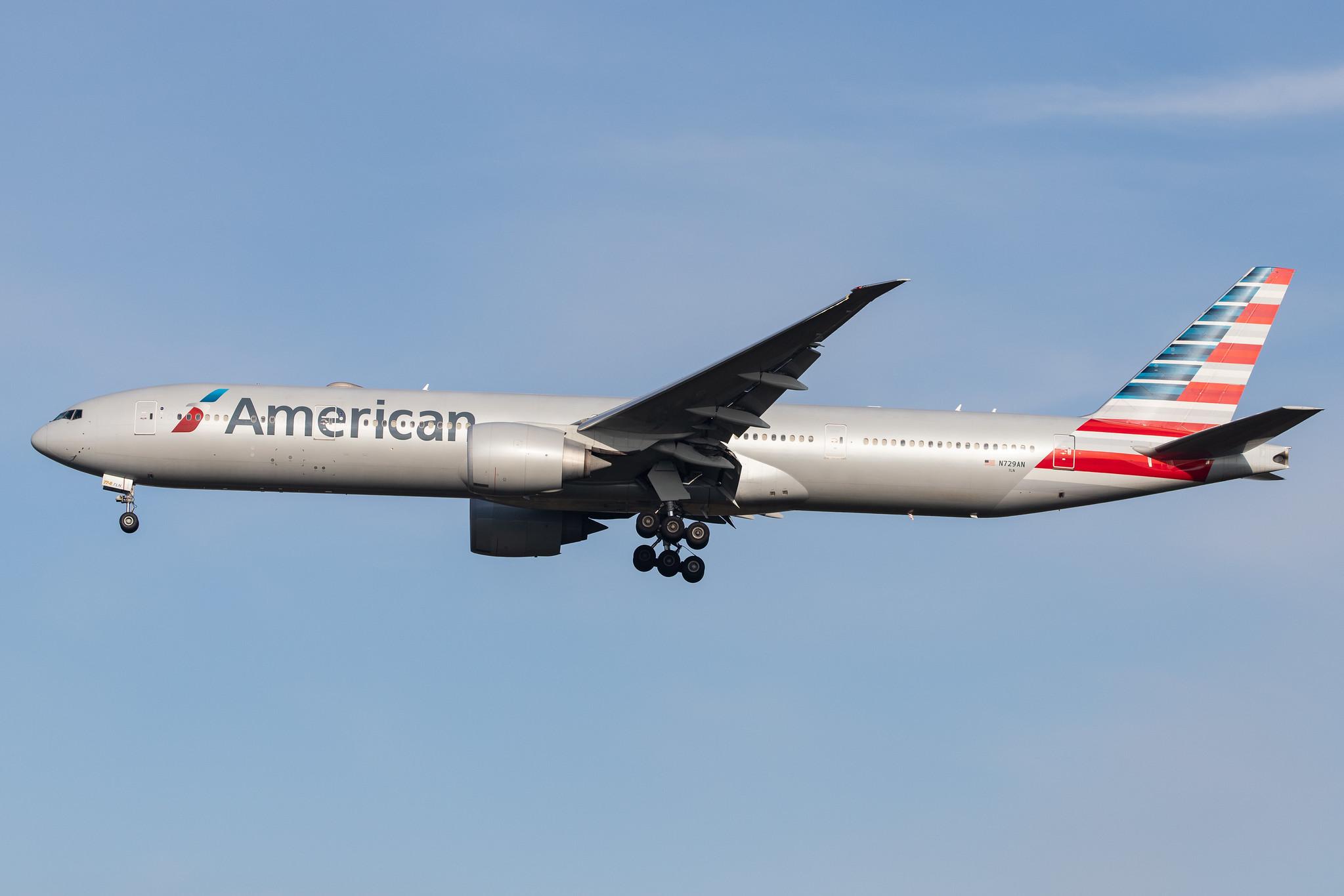 London Heathrow Airport: American Airlines (AA / AAL) |  Boeing 777-323(ER) B77W | N729AN | MSN 33127