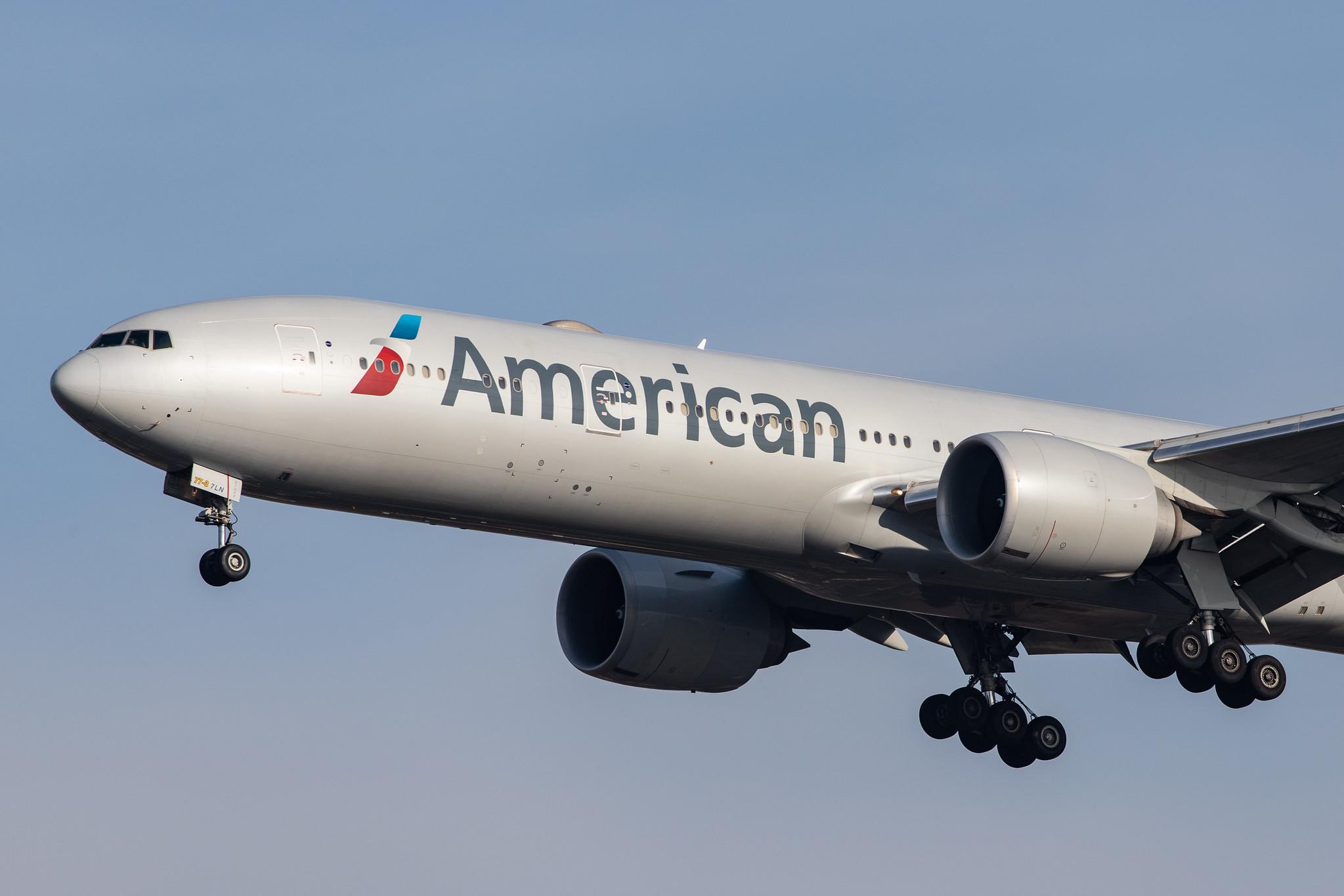 London Heathrow Airport: American Airlines (AA / AAL) |  Boeing 777-323(ER) B77W | N729AN | MSN 33127