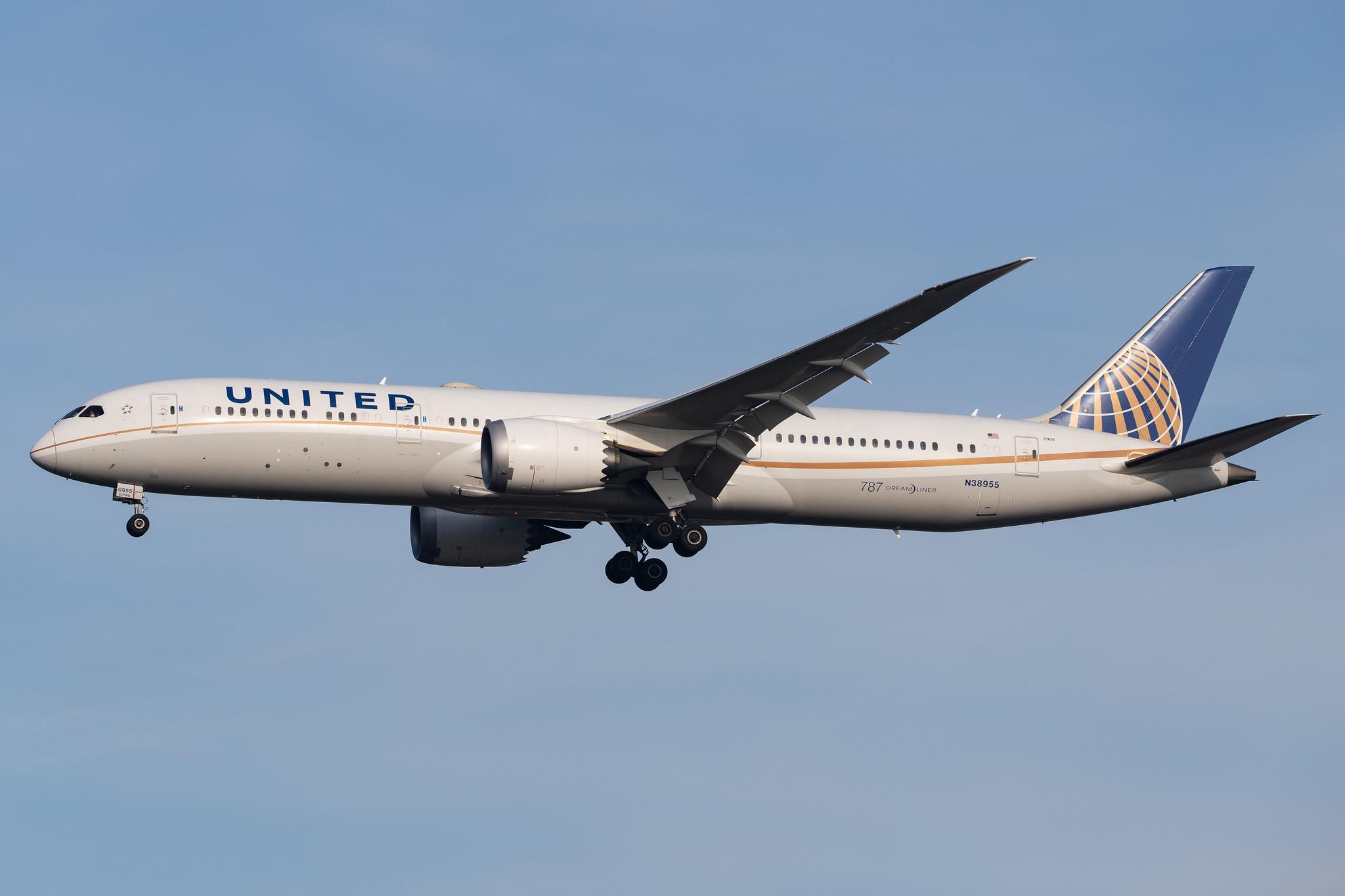 London Heathrow Airport: United Airlines (UA / UAL) |  Boeing 787-9 Dreamliner B789 | N38955 | MSN 37814