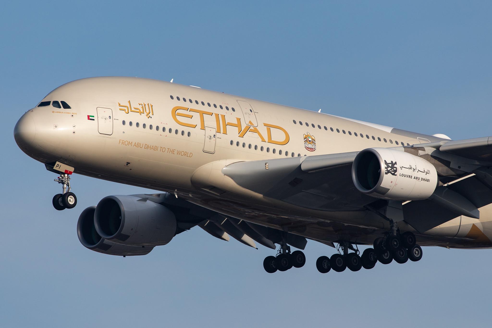 London Heathrow Airport: Etihad Airways (EY / ETD) |  Airbus A380-861 A388 | A6-API | MSN 233