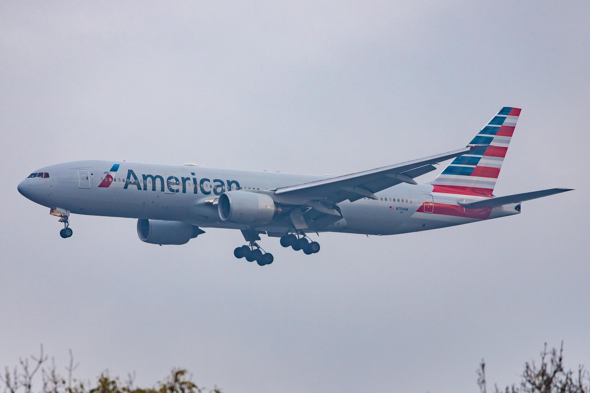 London Heathrow Airport: American Airlines (AA / AAL) |  Boeing 777-223(ER) B772 | N754AN | MSN 30262