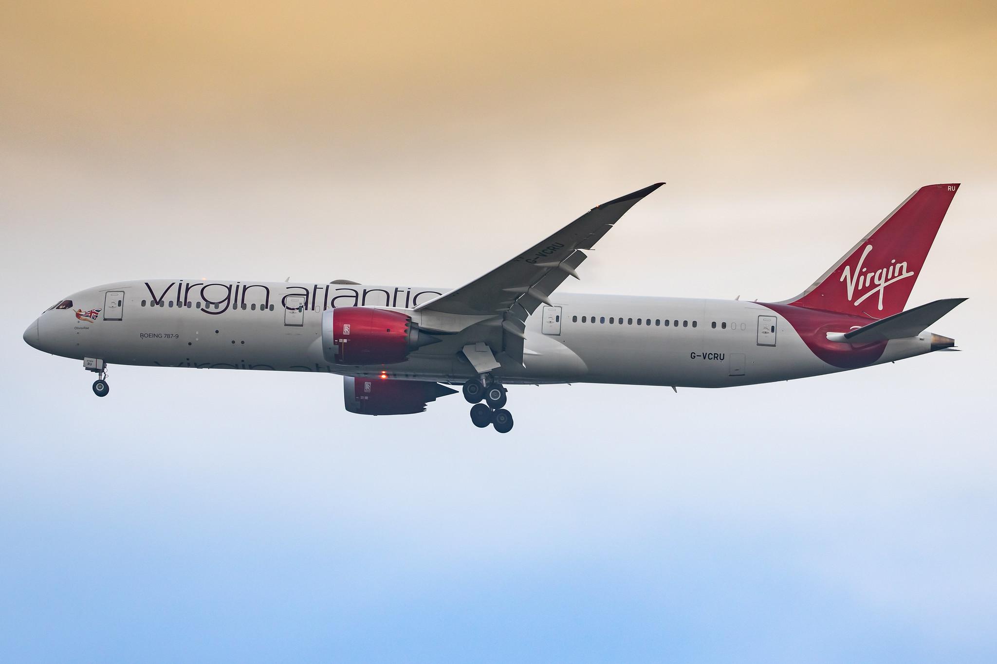 London Heathrow Airport: Virgin Atlantic (VS / VIR) |  Boeing 787-9 Dreamliner B789 | G-VCRU | MSN 37972