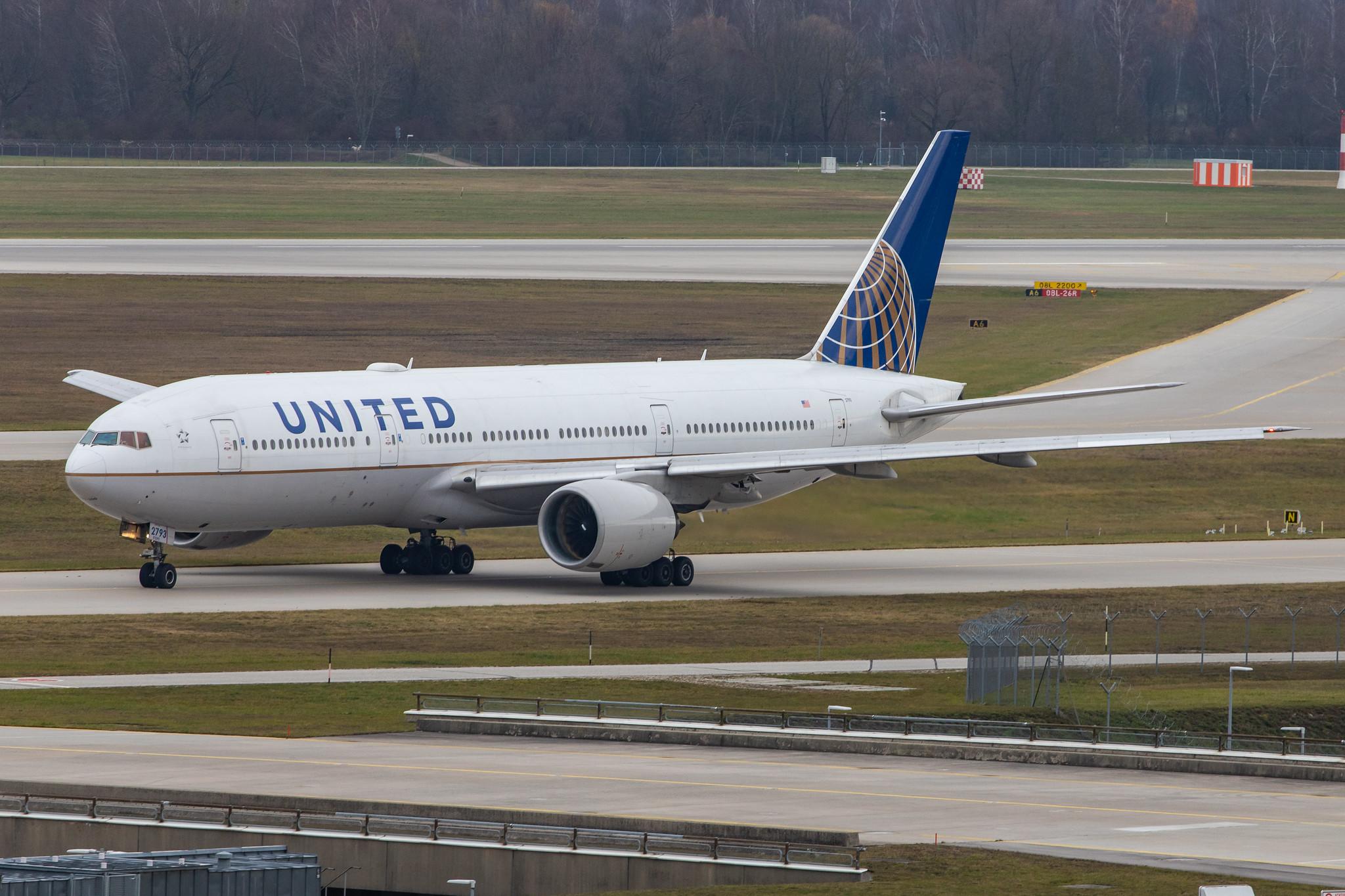 Munich Airport: United Airlines (UA / UAL) |  Boeing 777-222(ER) B772 | N793UA | MSN 26946