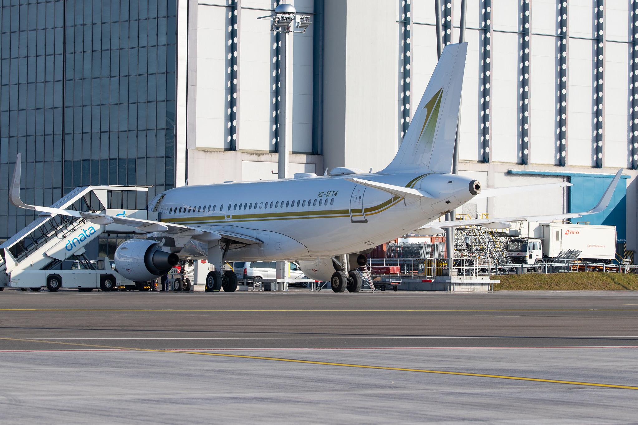 Flughafen Zürich: Sky Prime |  Airbus A319-115(CJ) A319 | HZ-SKY4 | MSN 6727