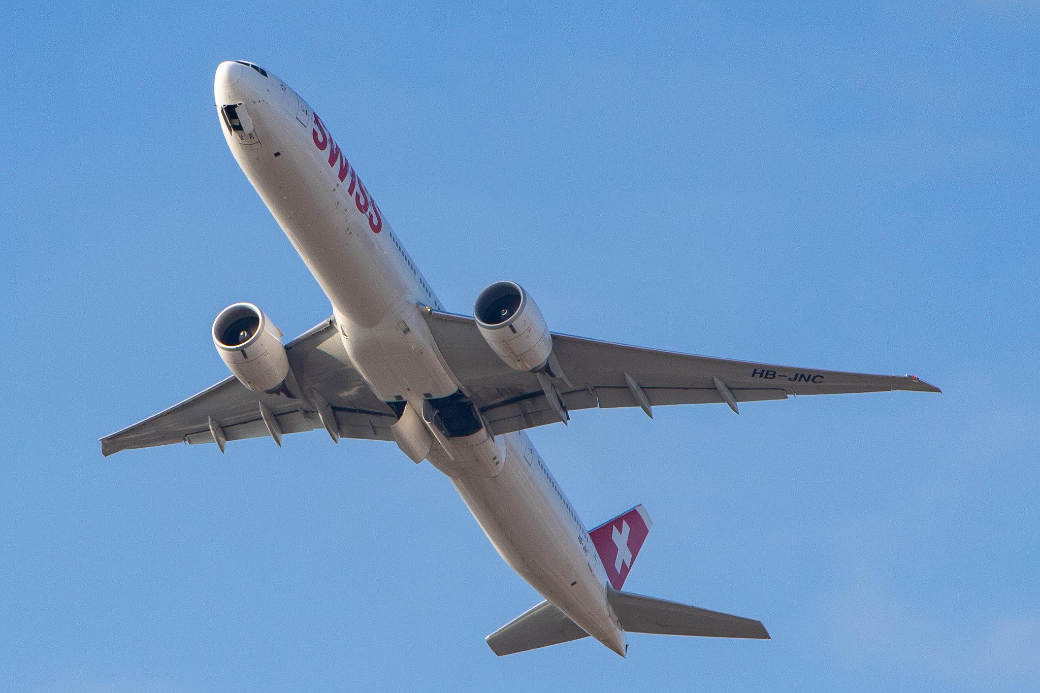 Flughafen Zürich: Swiss (LX / SWR) |  Boeing 777-3DE(ER) B77W | HB-JNC | MSN 44584