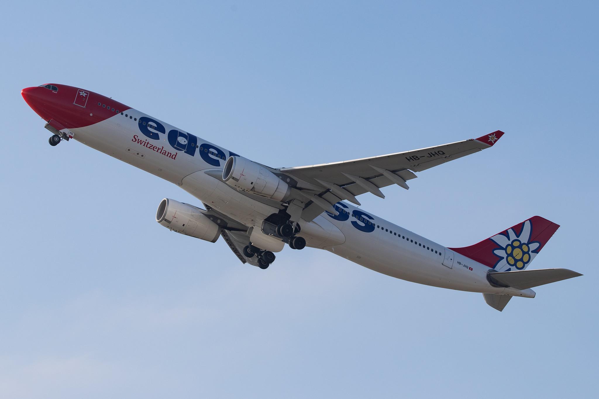 Flughafen Zürich: Edelweiss Air (WK / EDW) |  Airbus A330-343 A333 | HB-JHQ | MSN 1193