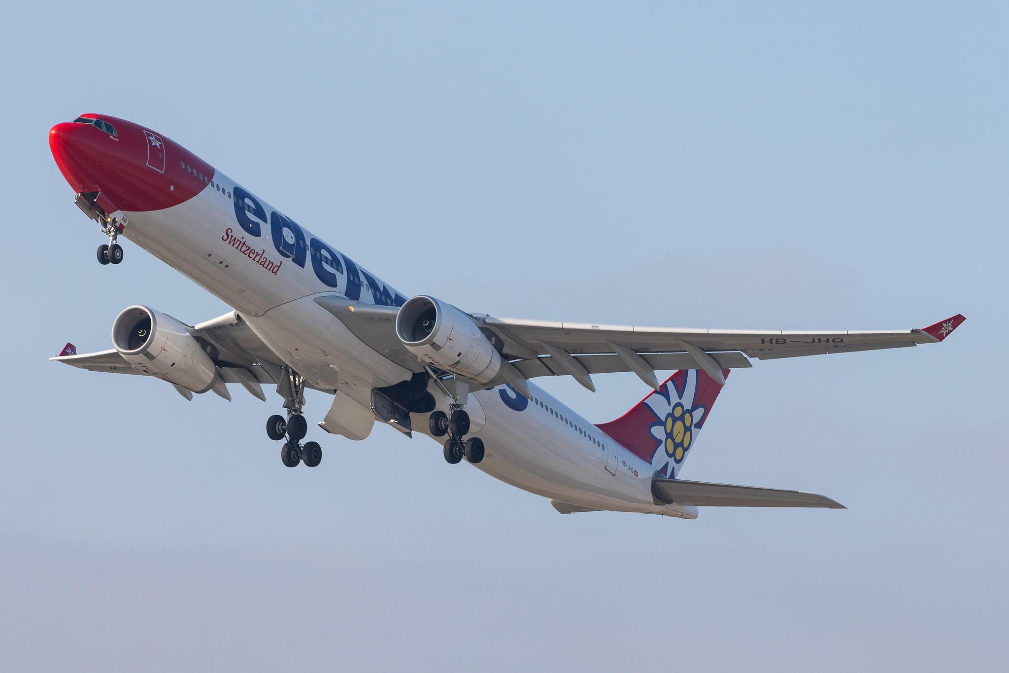 Flughafen Zürich: Edelweiss Air (WK / EDW) |  Airbus A330-343 A333 | HB-JHQ | MSN 1193